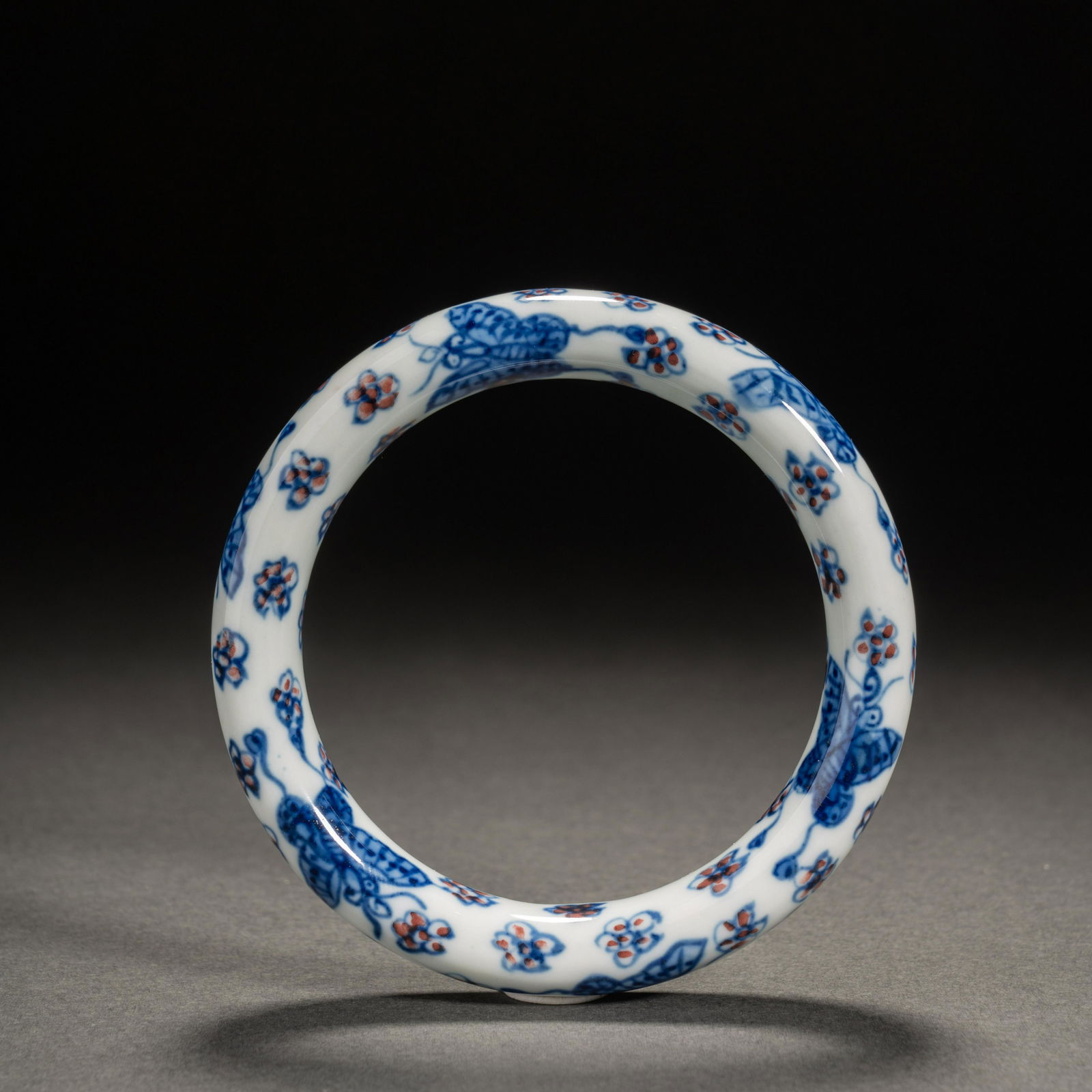 Qing Dynasty blue and white underglaze red bracelet (1 of 8)