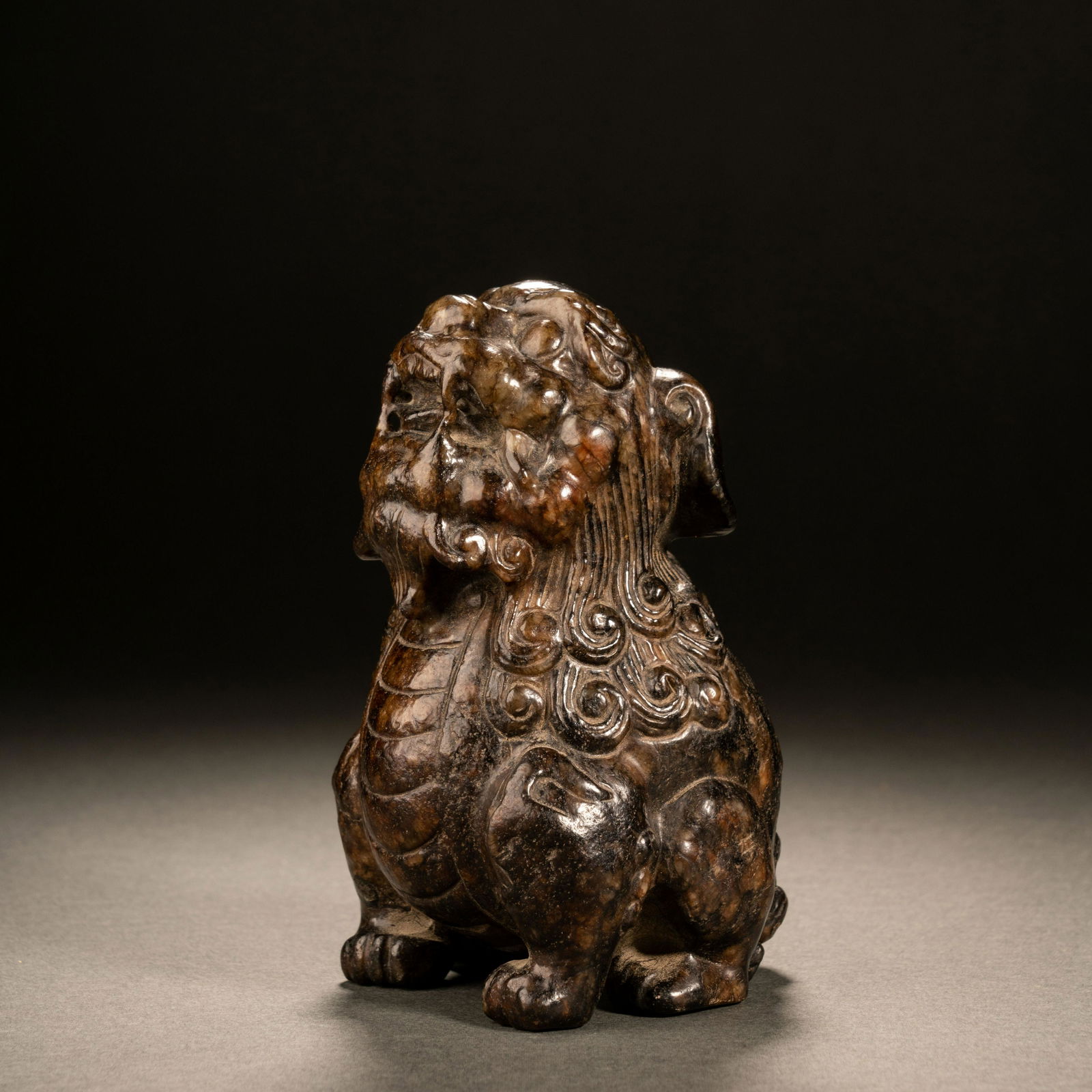 Ming Dynasty Hetian jade beast (1 of 8)
