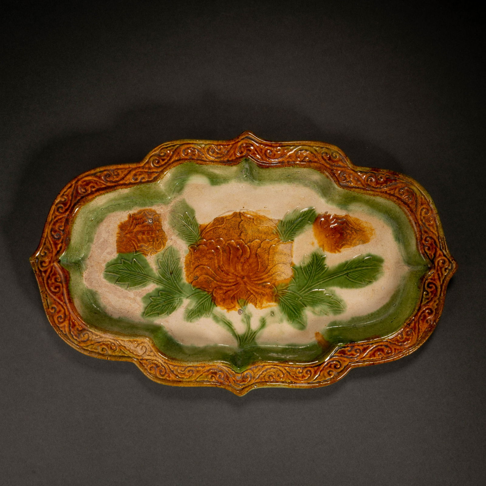 Liao Dynasty three-color flower long plate (1 of 7)