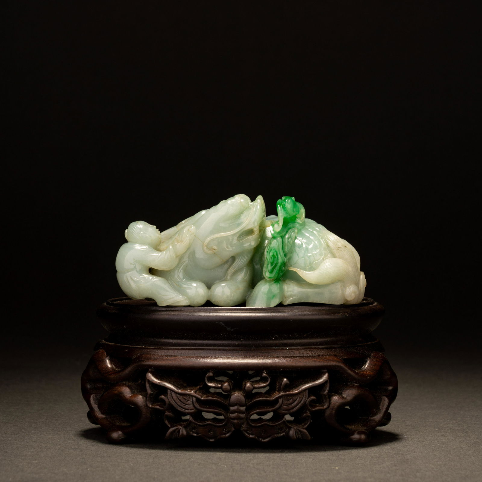 Qing Dynasty Emerald Lion Taming Ornament (1 of 9)
