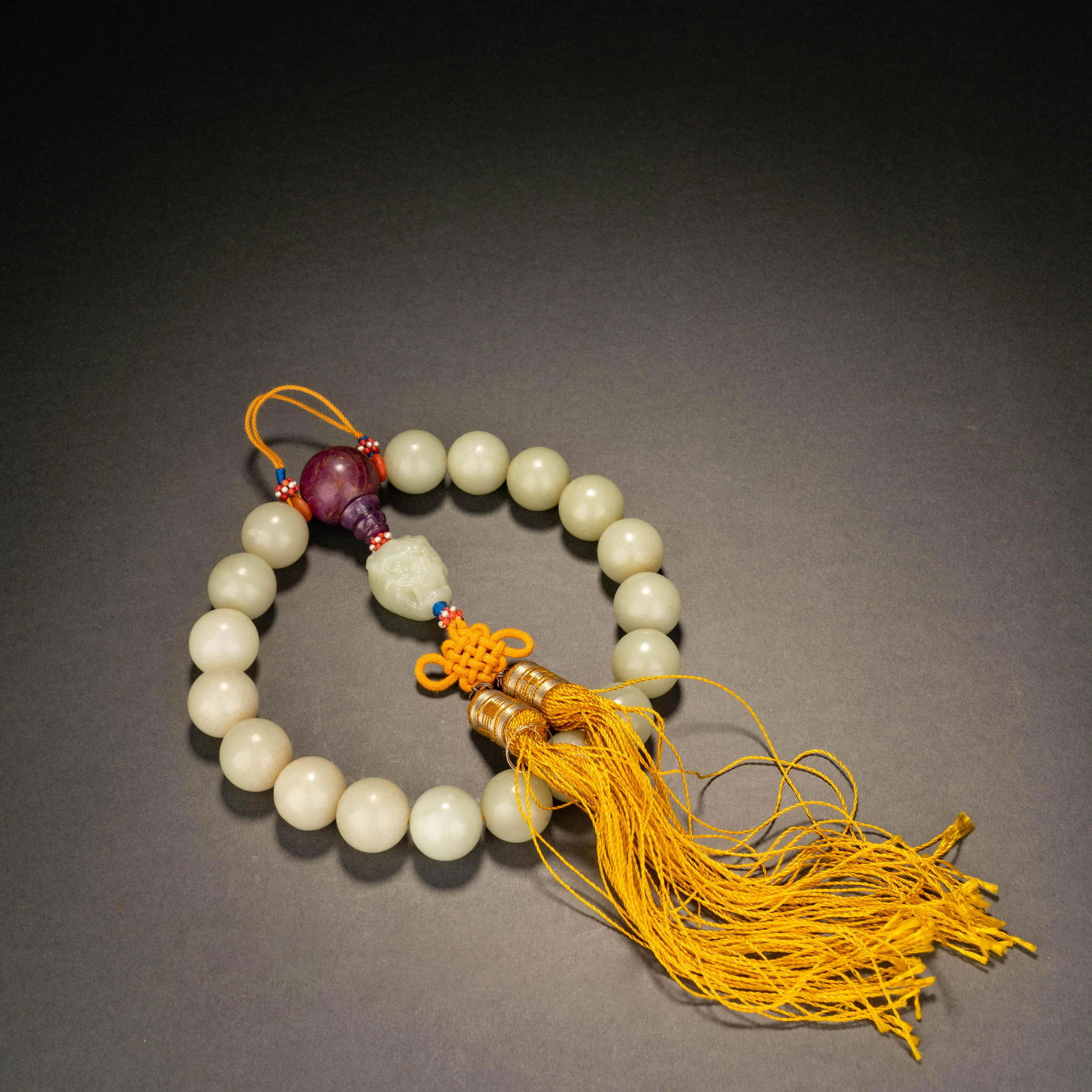 Qing Hetian jade in hand (1 of 8)