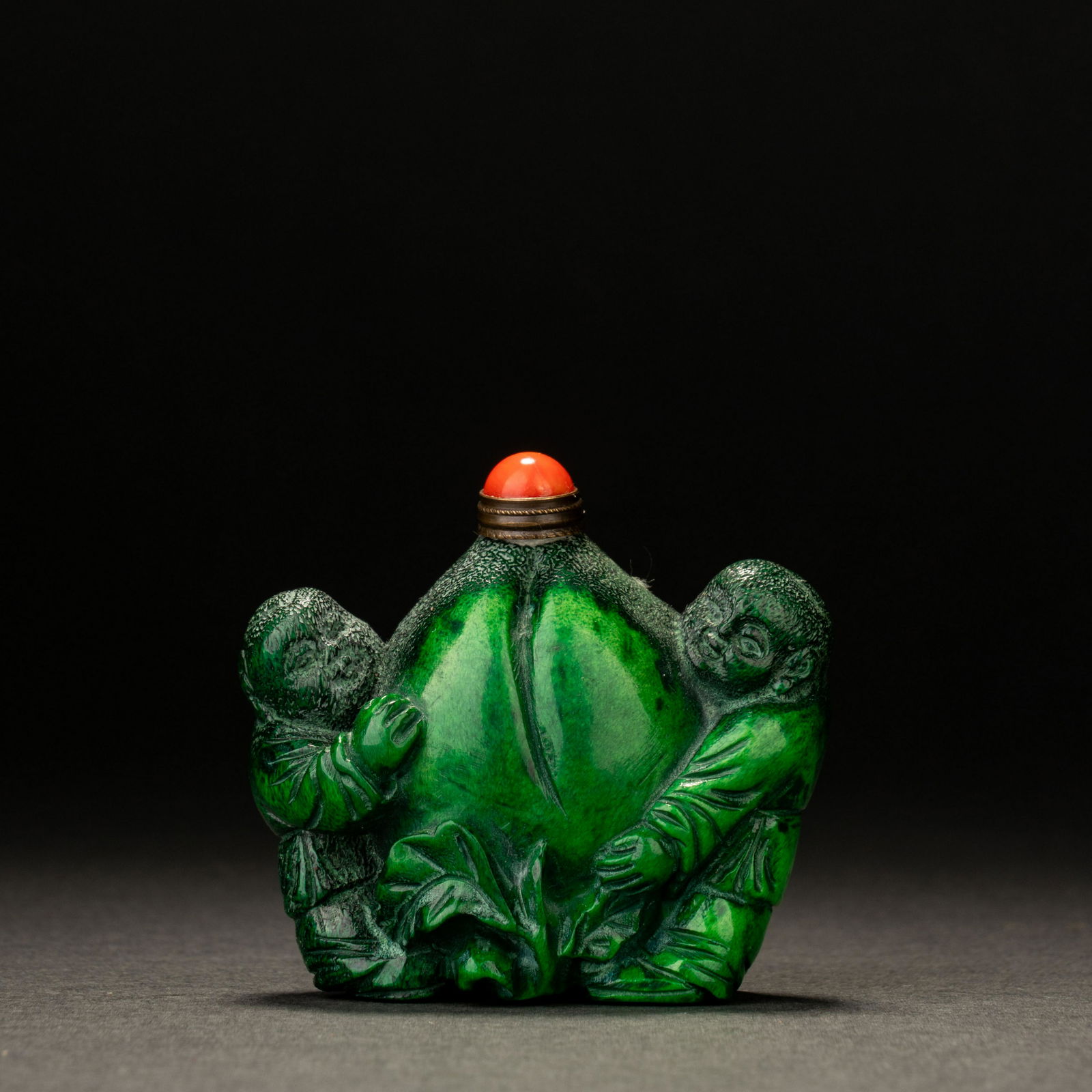 Qing Dynasty Figure Longevity Peach Snuff Bottle (1 of 8)
