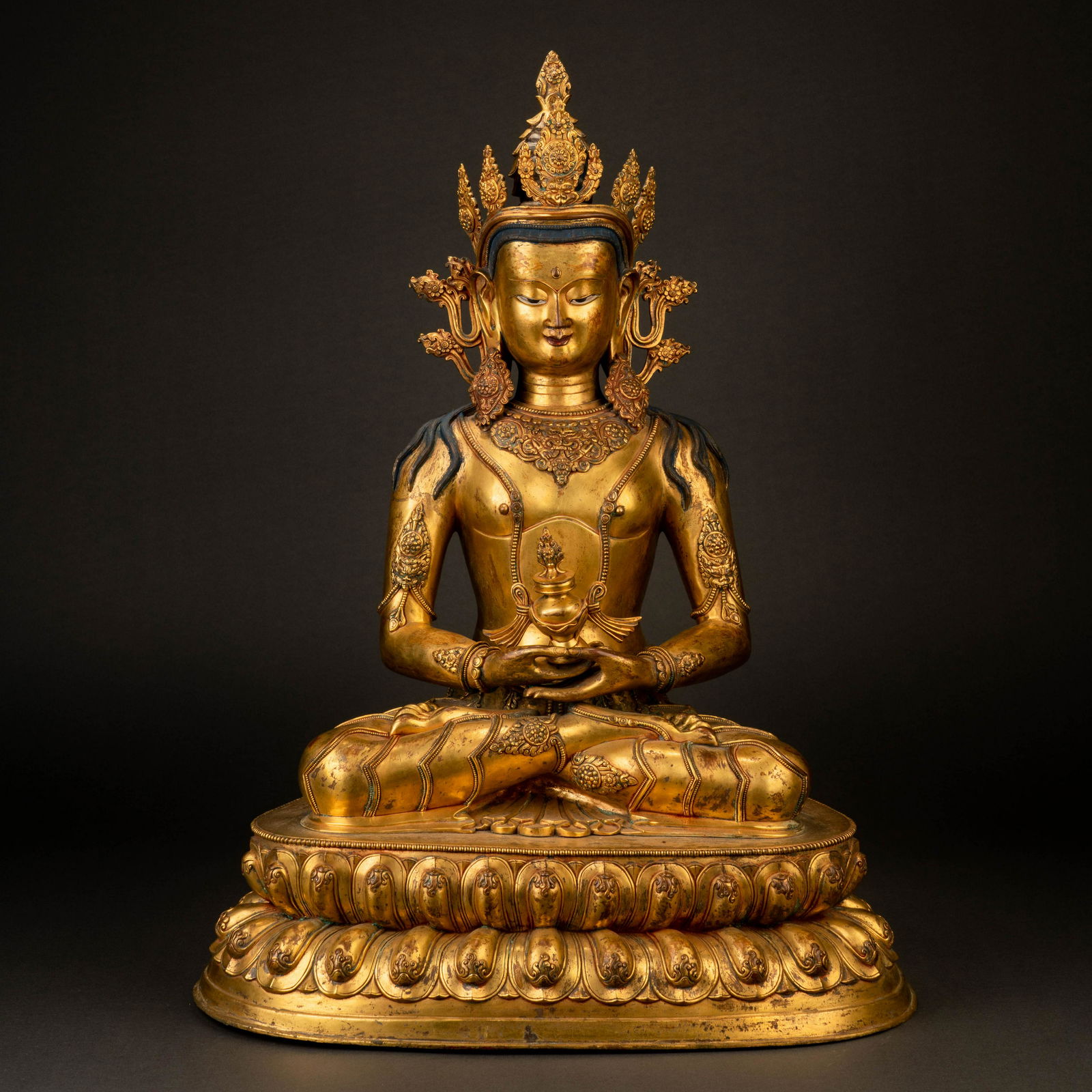Ming bronze gilt statue of Buddha (1 of 10)