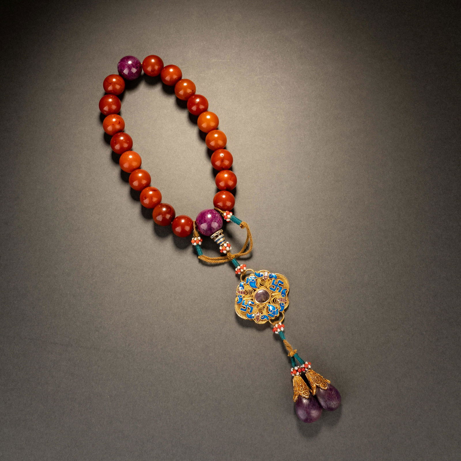 Clear Beeswax Handheld (1 of 7)