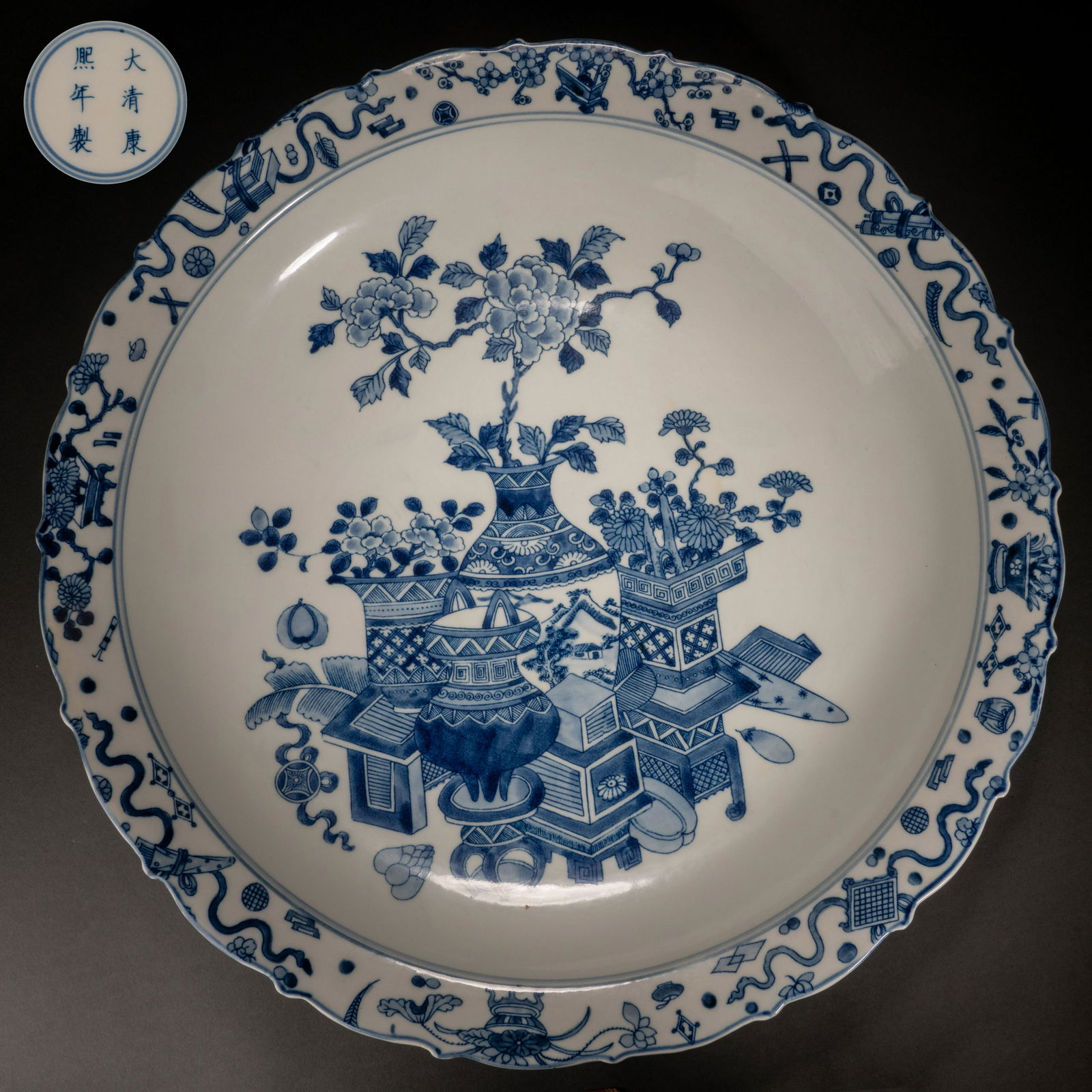Qing Dynasty Blue and White Bogu Pattern Appreciation Plate (1 of 11)