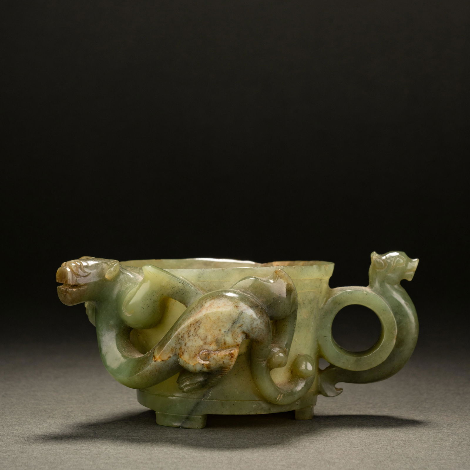 Han and Hetian jade chi dragon pattern cup (1 of 10)