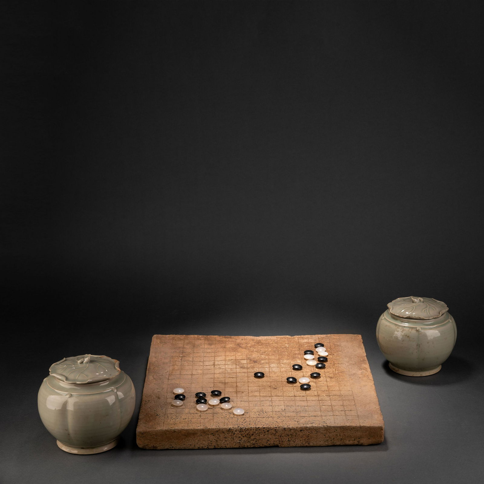 Song Longquan Kiln Go jar Stone chessboard (1 of 12)