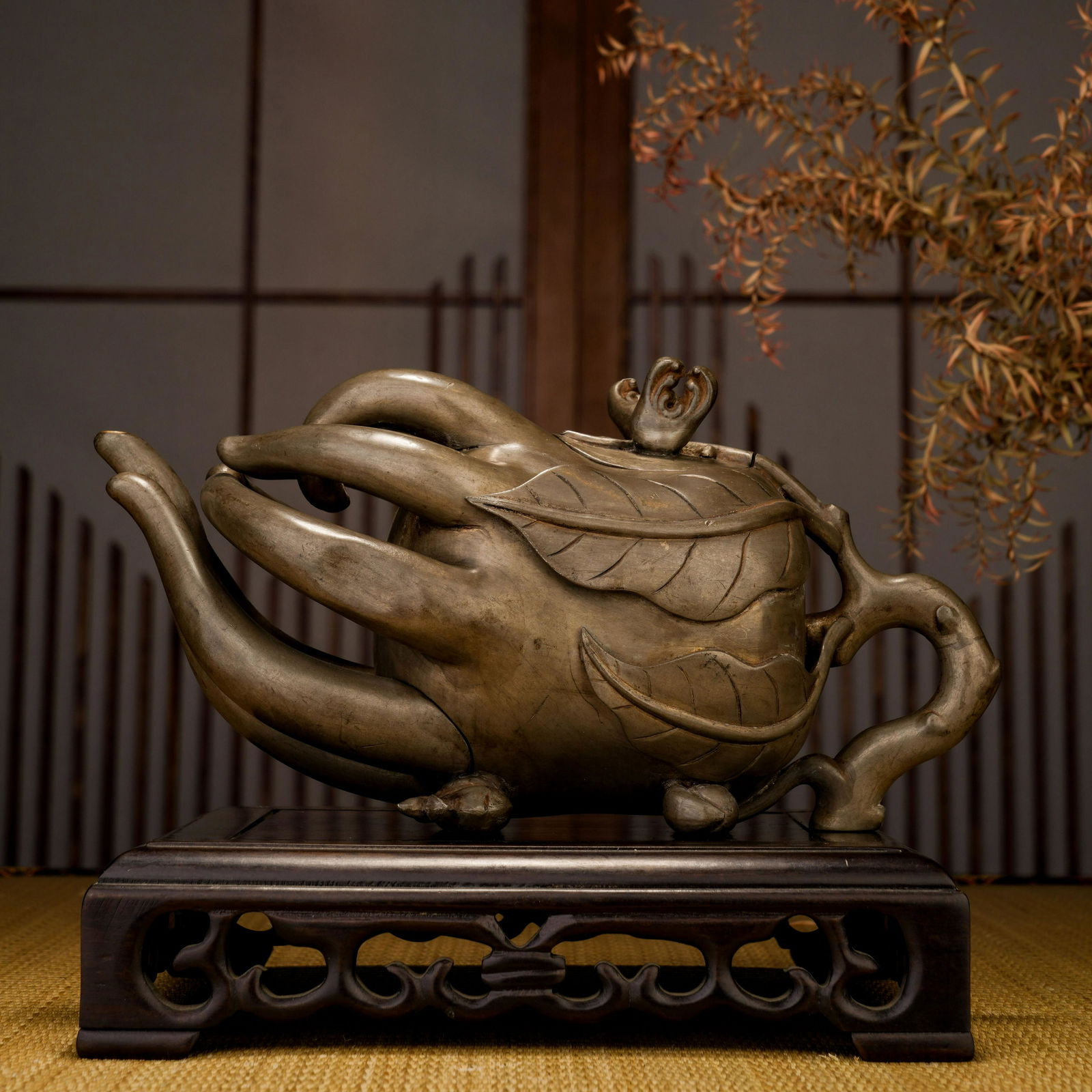 A tin bionic Buddha's hand holding pot during the Republic of China (1 of 11)