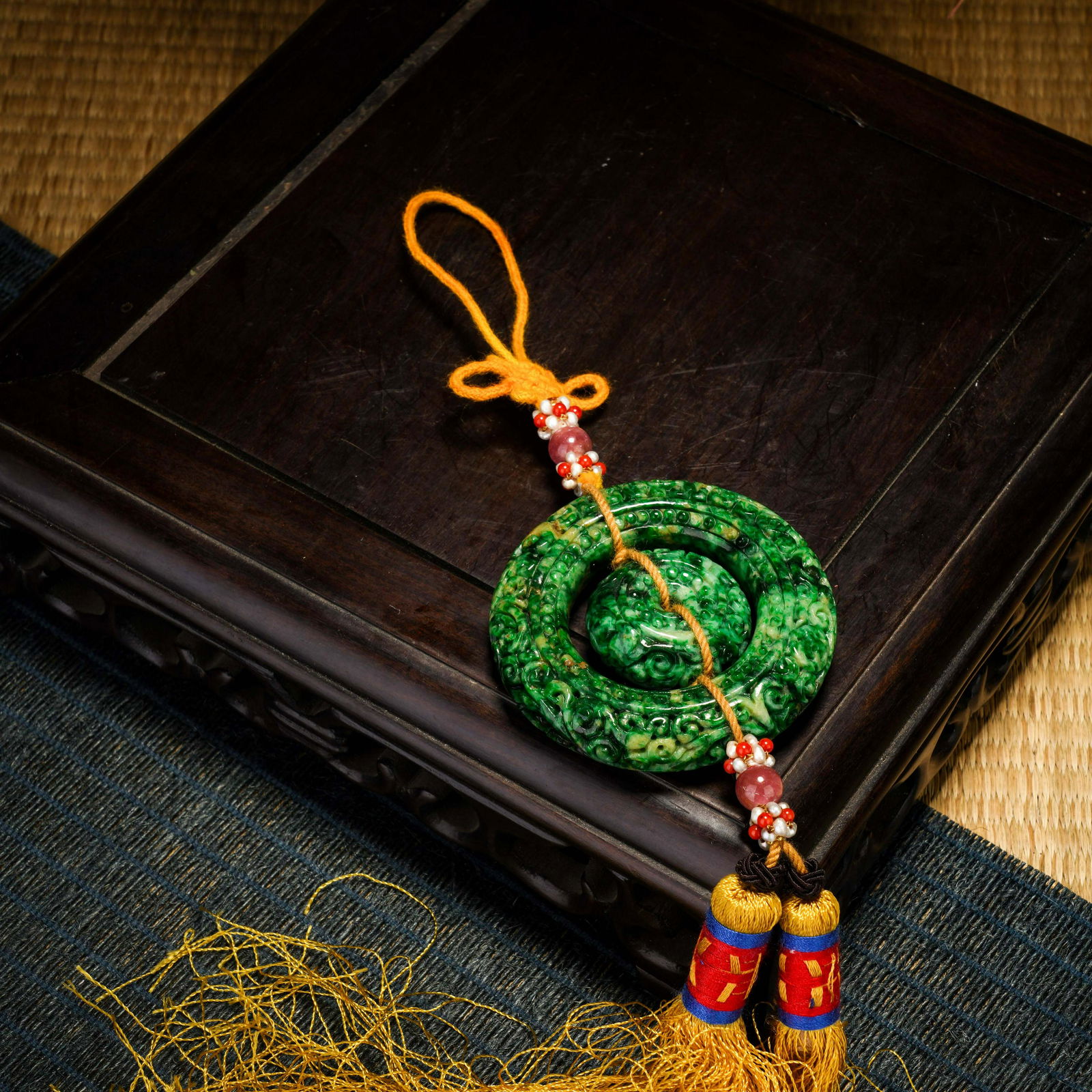 Qing Dynasty Emerald Peace Ring (1 of 8)