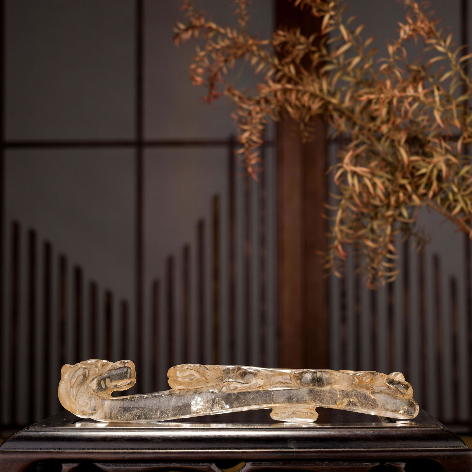 Qing Dynasty crystal beast pattern belt hook (1 of 9)