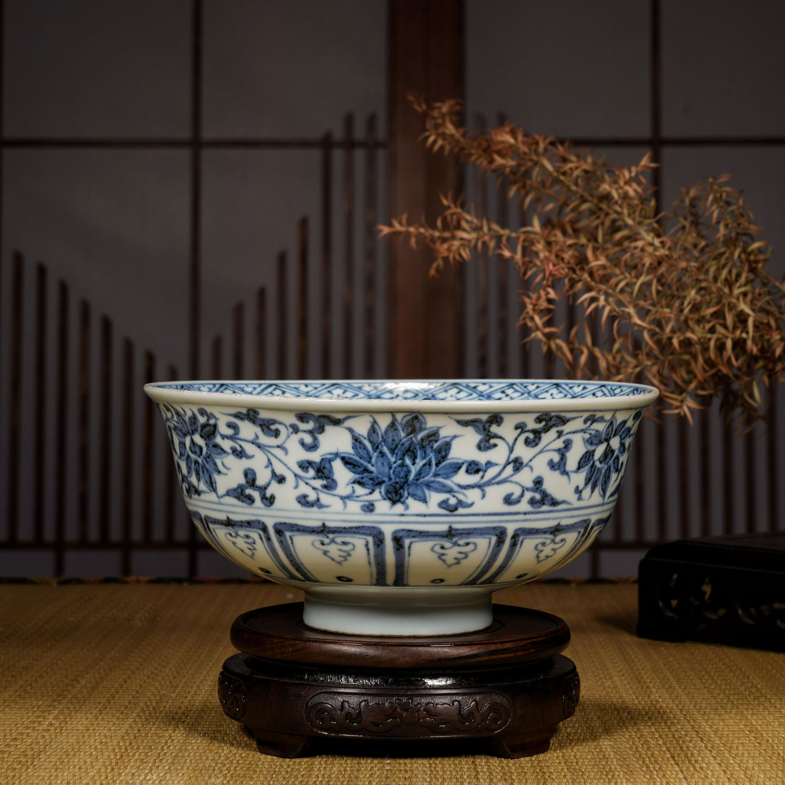 Yuan Dynasty blue and white mandarin duck flower bowl (1 of 9)