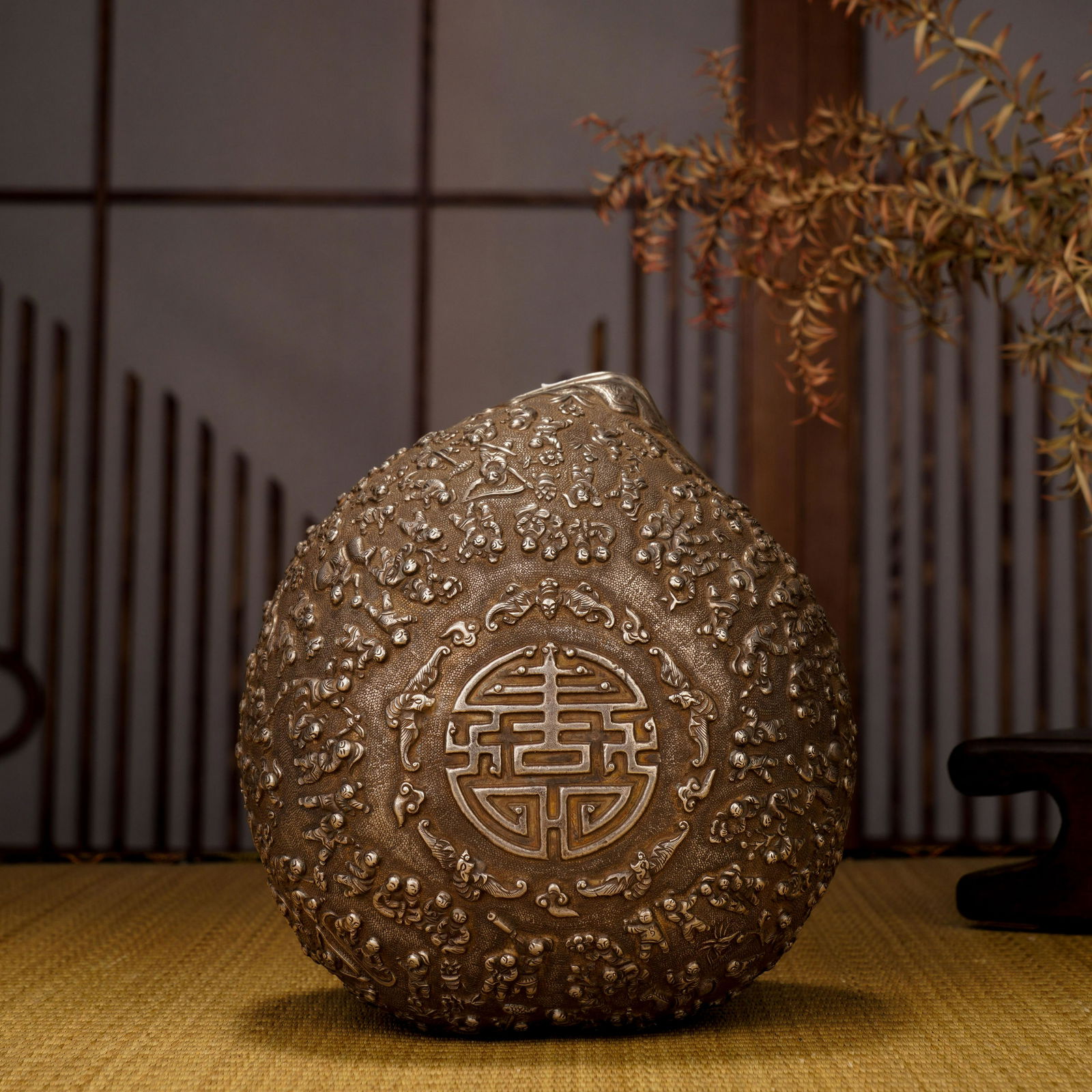 A SILVER BOX WITH Peach Pattern with Longevity Characters, Qing Dynasty (1 of 9)