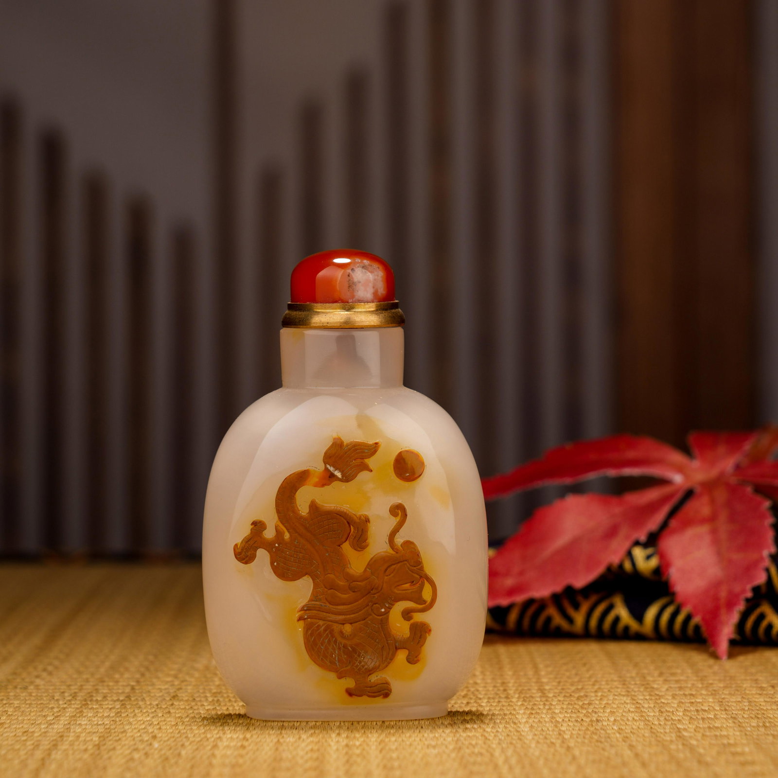 Qing Dynasty Agate Snuff Bottle (1 of 9)