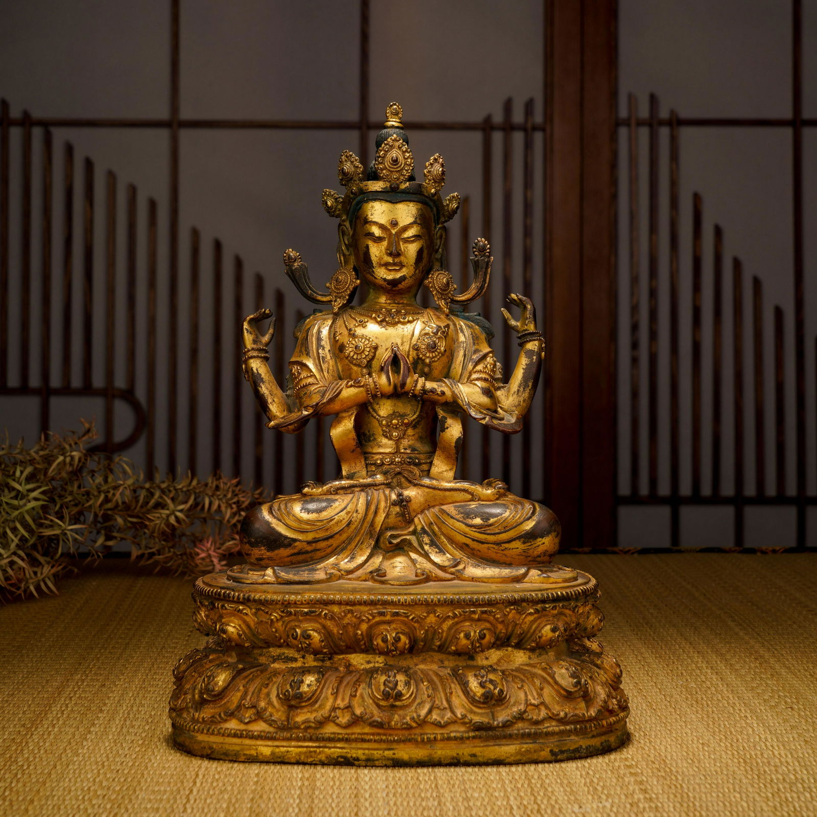 A gilt bronze four-armed Guanyin statue, Qing Dynasty (1 of 11)
