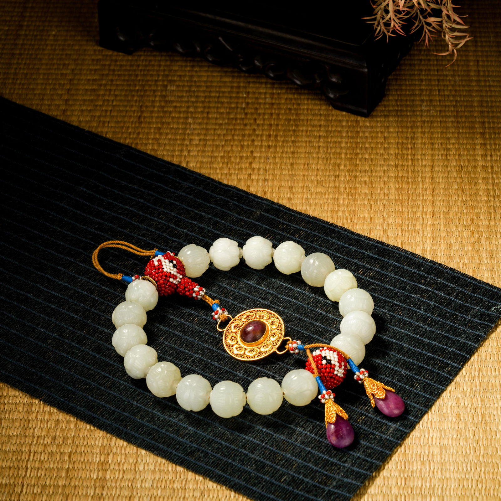 Qing Dynasty Hetian Jade Lotus with Petal Pattern Handheld (1 of 7)