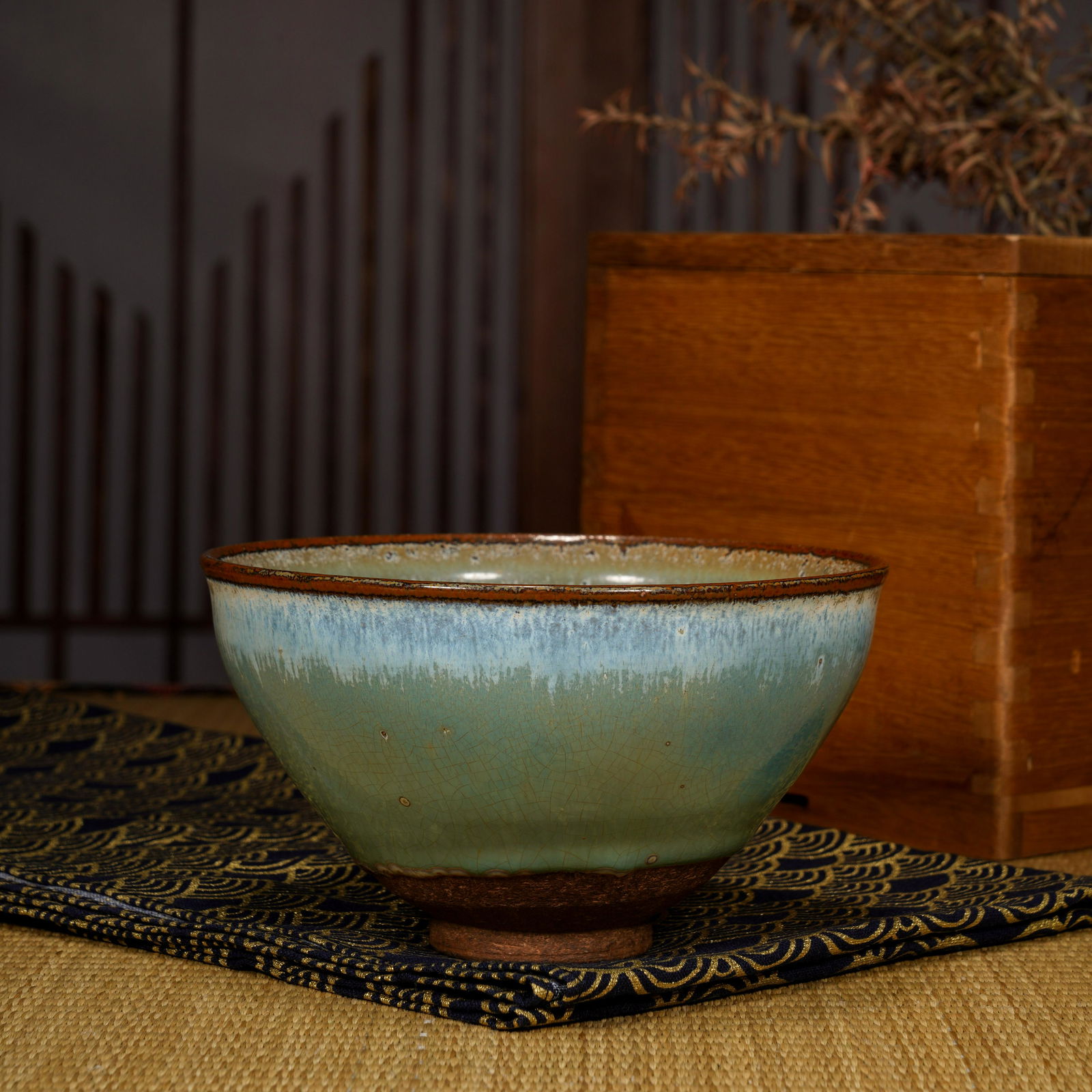 Song Dynasty kiln pot (1 of 8)