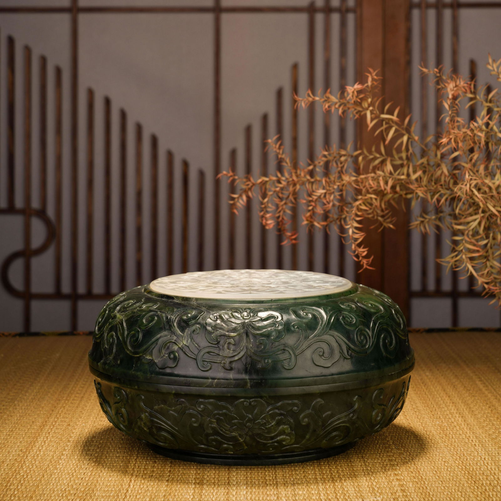 Qing Dynasty Jasper Inlaid Hetian Jade Holding Box (1 of 9)