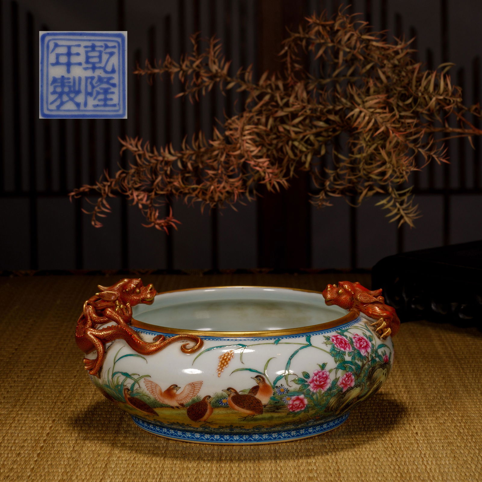 Qing Dynasty pastel flower and bird double dragon pattern brush wash (1 of 8)