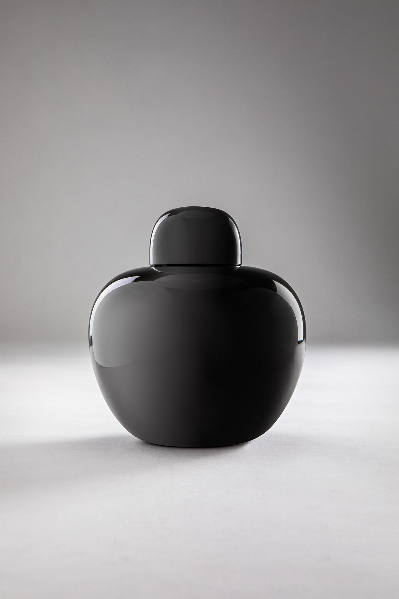 Tobia Scarpa (1935). Vaso con coperchio della serie (1 of 2)