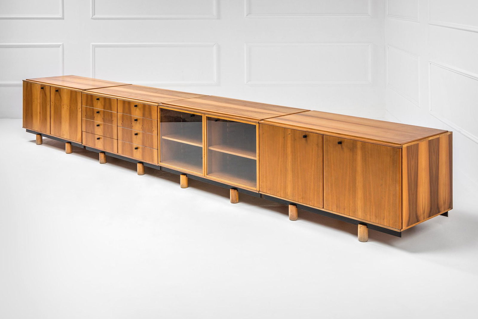 Sideboard mod. 804, Gianfranco Frattini (1 of 4)
