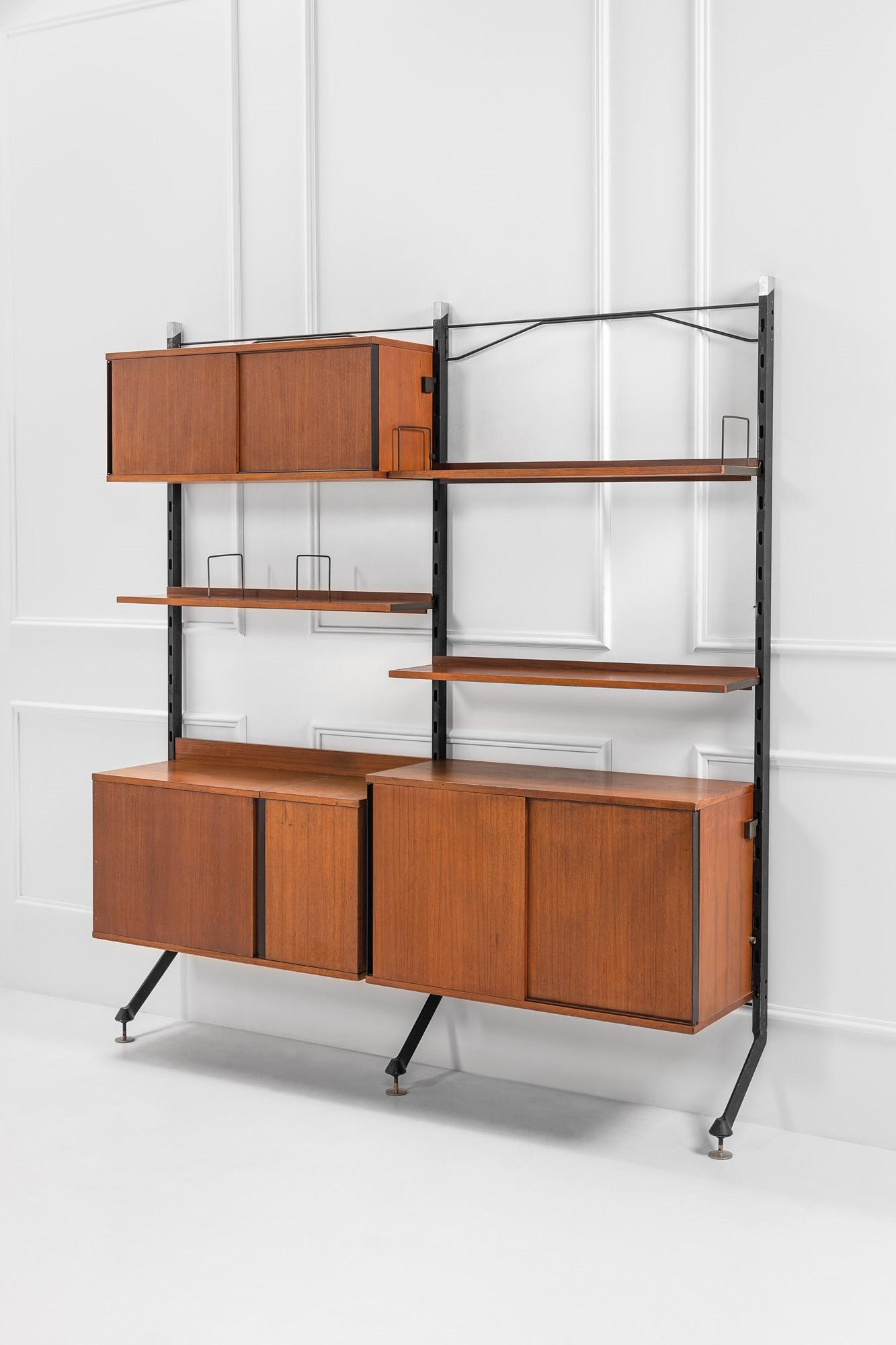 MIM, Libreria a due campate (1 of 3)