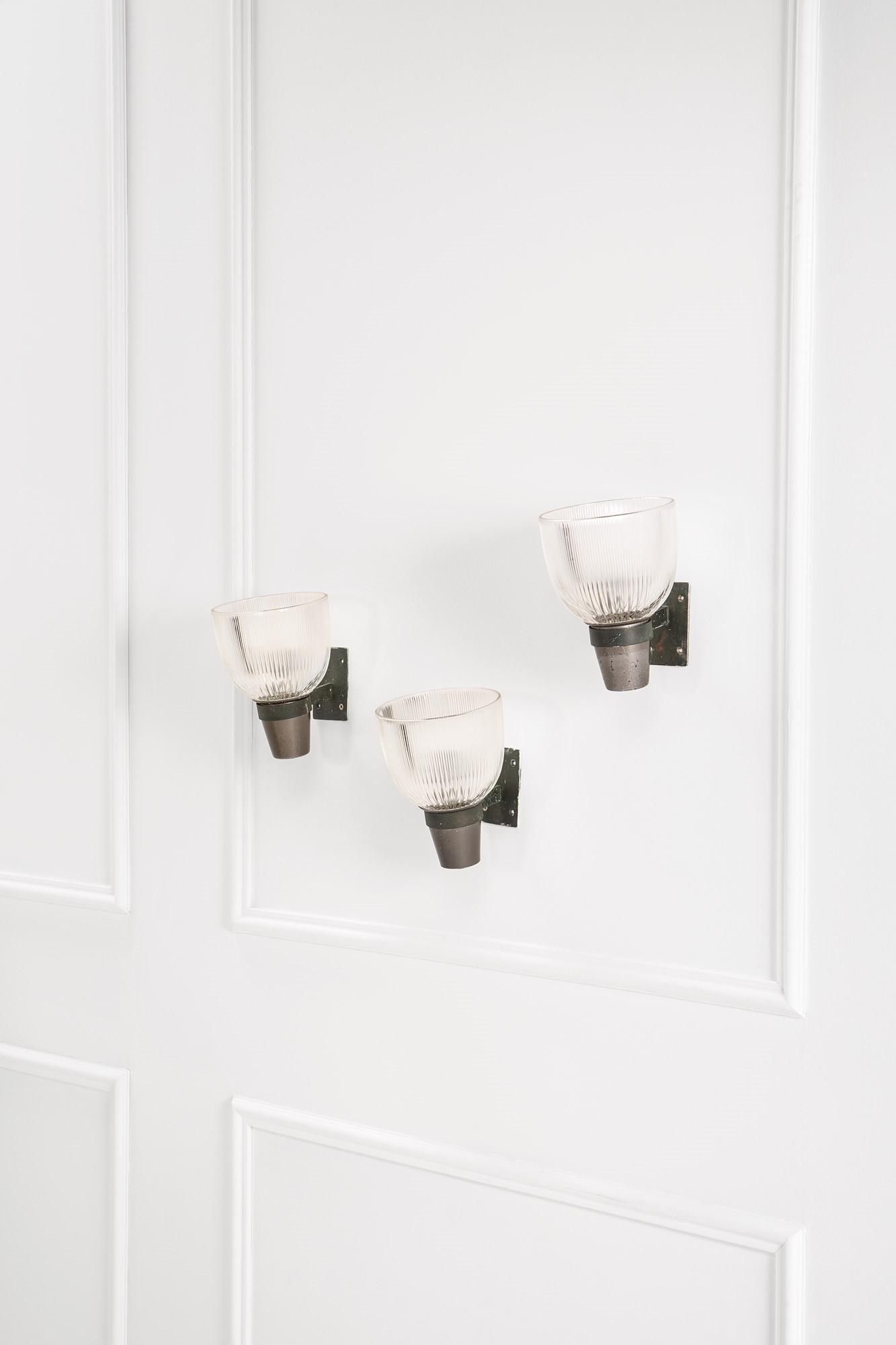 Ignazio Gardella, Tre lampade da parete mod. LP5 (1 of 2)