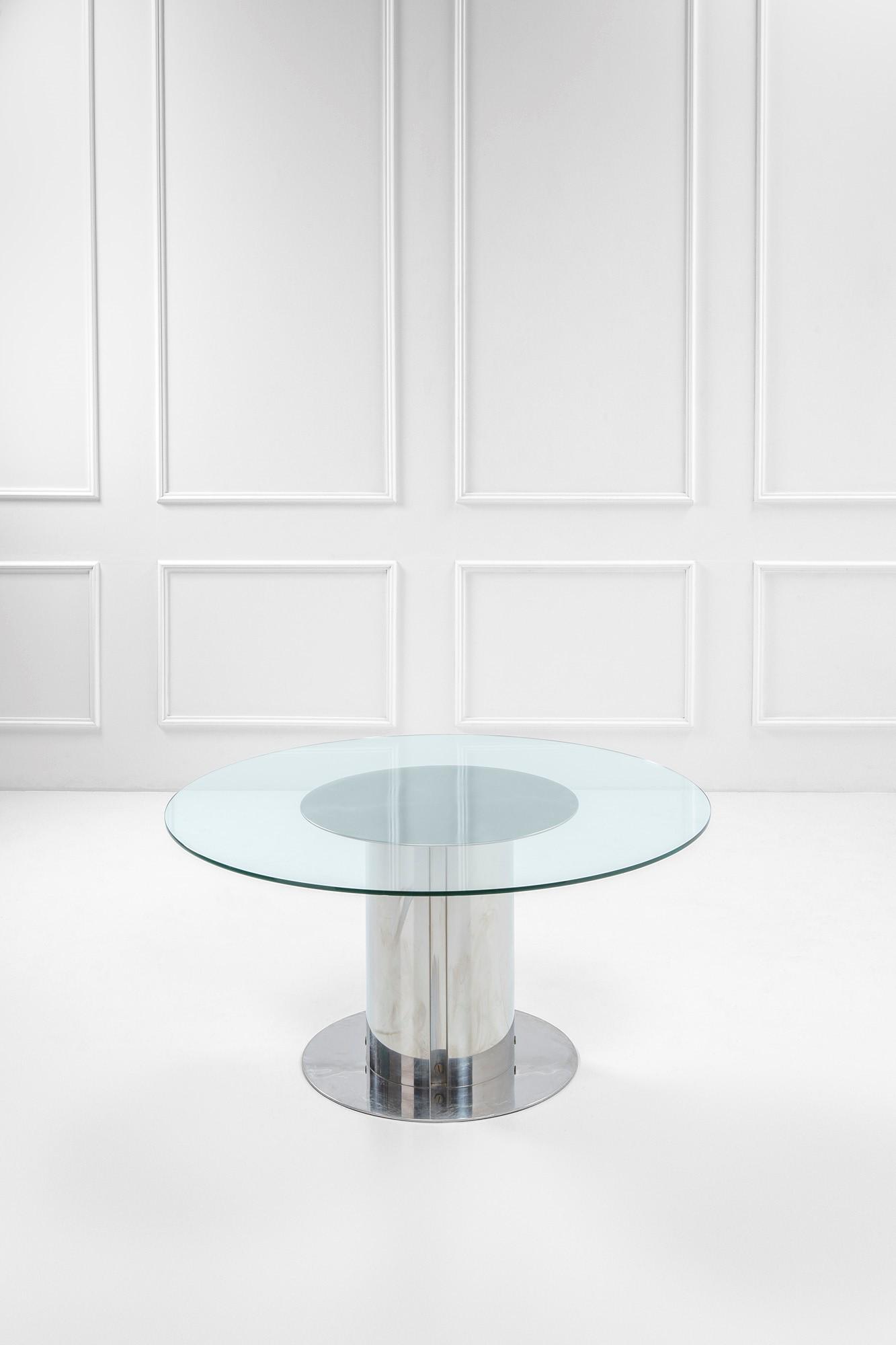 Antonia Astori - Nicola De Ponti, Tavolo mod. Cidonio: Tavolo mod. Cidonio Metallo cromato, cristallo molato. Prod. Driade, 1970 ca. h cm 71, diam. cm 146 Literature: Domus, n. 504, novembre 1971, p. pubblicitaria.