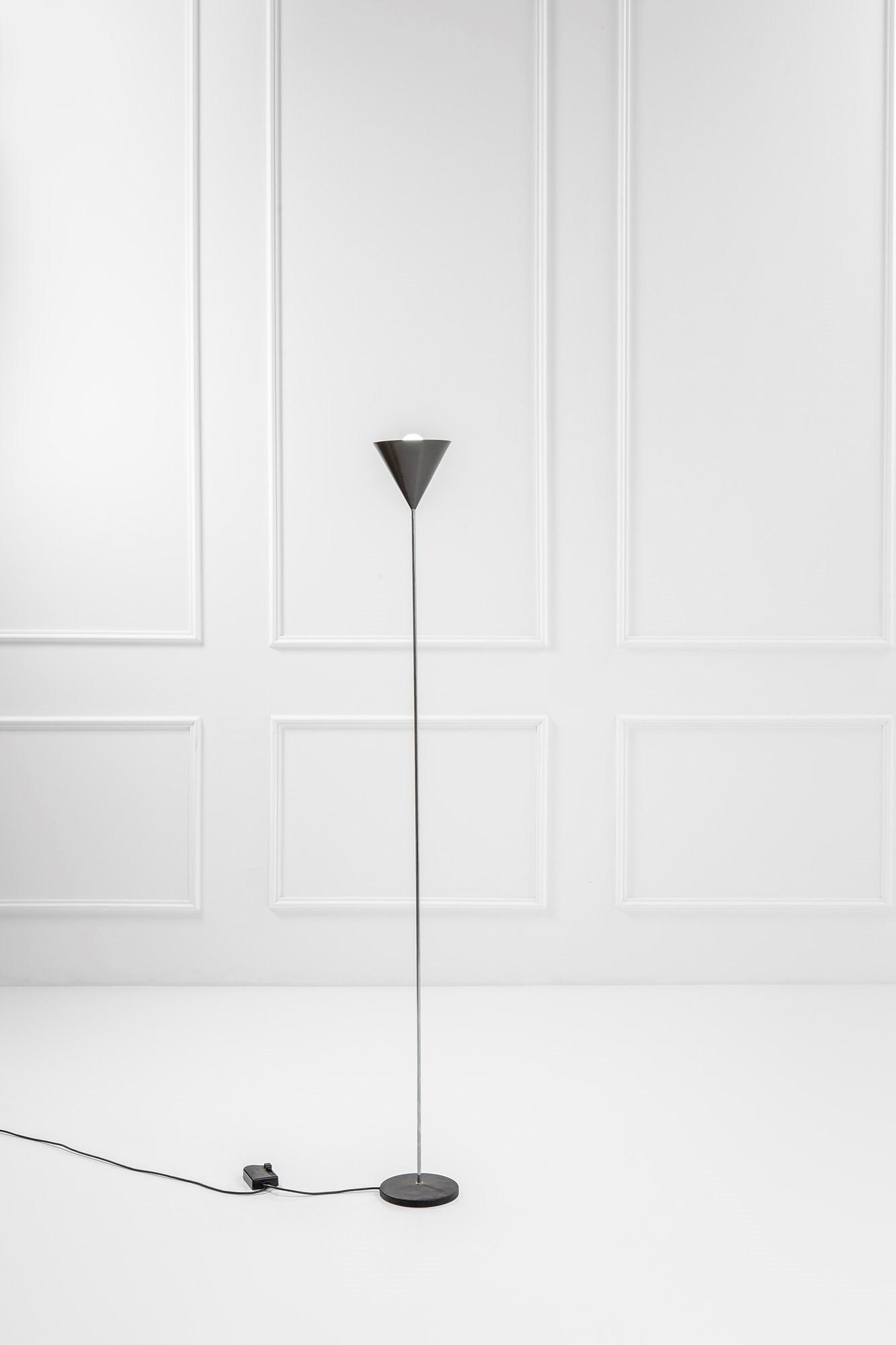 Luigi Caccia Dominioni, Lampada da terra mod. LTE5 Imbuto (1 of 3)