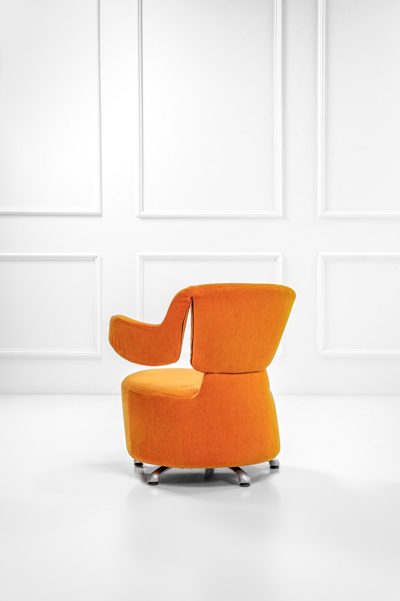 Toshiyuki Kita, Poltrona mod. K06 Canta (1 of 3)