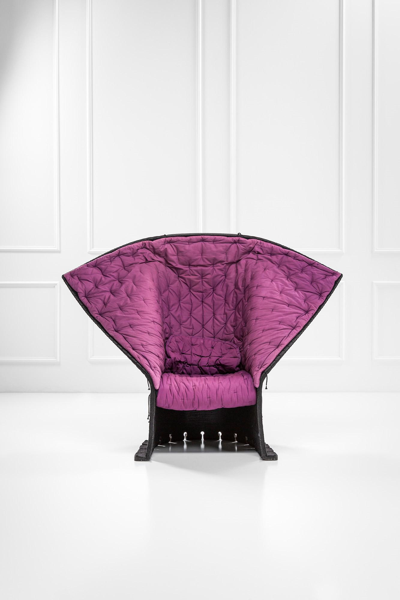 Gaetano Pesce, Poltrona Feltri: Poltrona Feltri Feltri imbevuti in poliestere a resistenza differenziata. Prod. Cassina, 1987 ca. cm 128x160x70 LITERATURE: Domus n. 686, settembre 1987, pp. 98-101; Giampiero Bosoni, Made in Cassina,