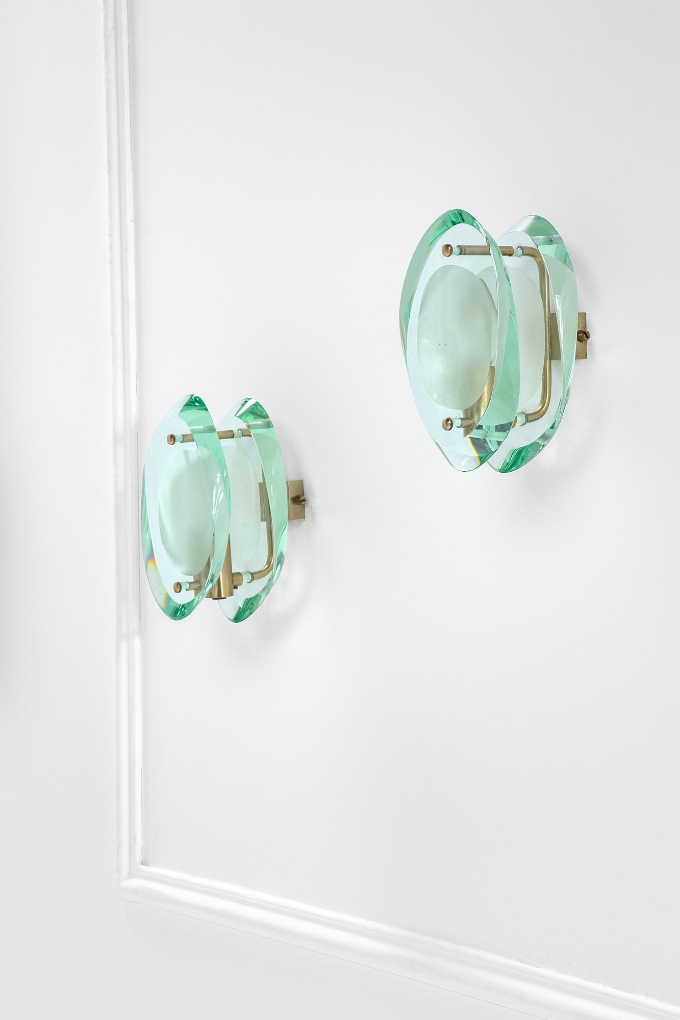 Max Ingrand, Due lampade da parete mod. 2093 (1 of 2)