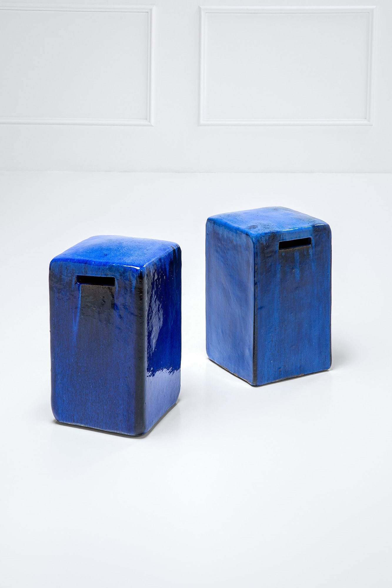 Paola Navone, Due sgabeli della serie Inout (1 of 3)