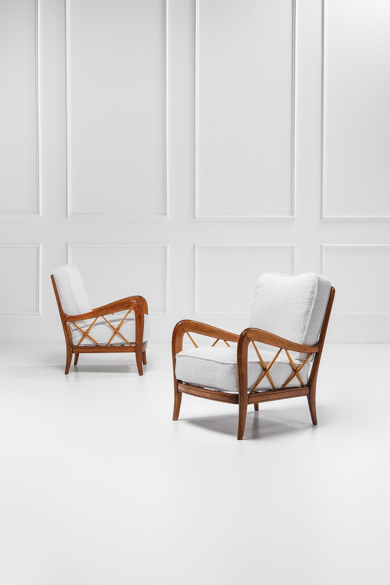 Paolo Buffa (attr.), Due poltrone (1 of 3)