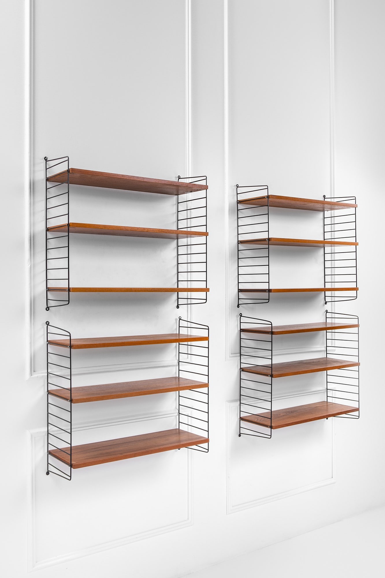 Kajsa & Nisse Strinning, Quattro moduli della libreria pensile della serie String (1 of 3)