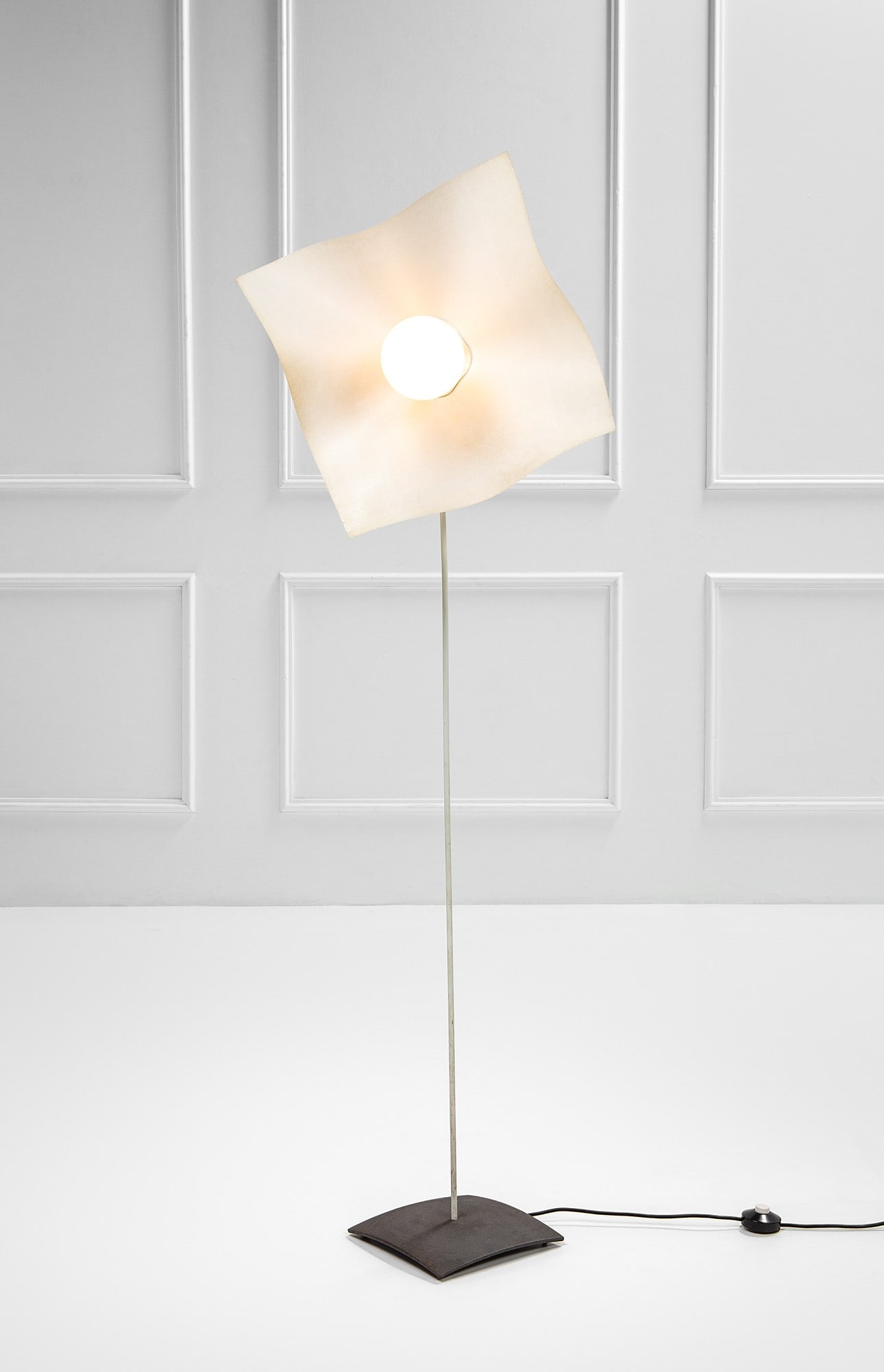 Mario Bellini, Lampada da terra mod. Area (1 of 2)