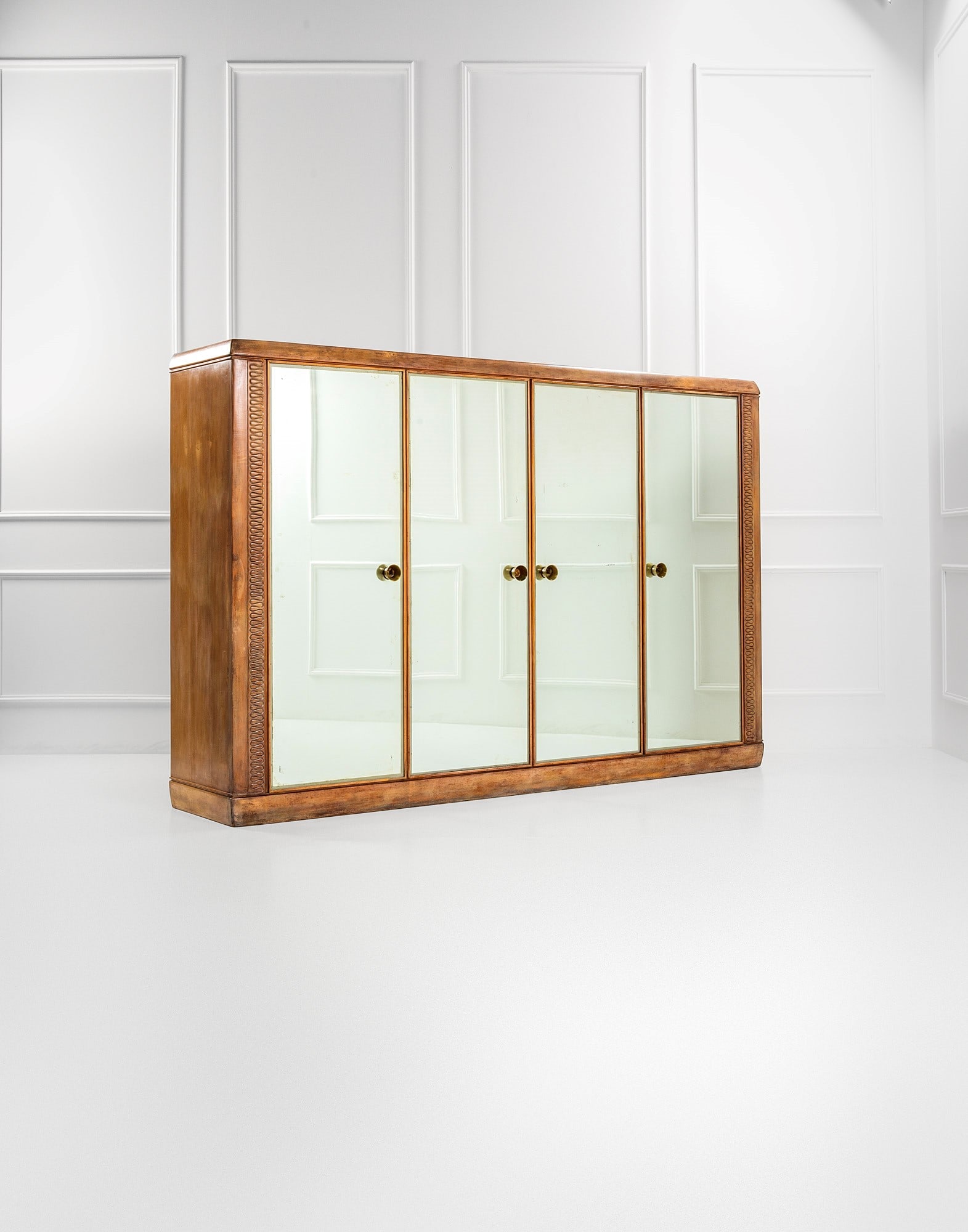 Osvaldo Borsani, Grande cabinet a quattro ante (1 of 5)