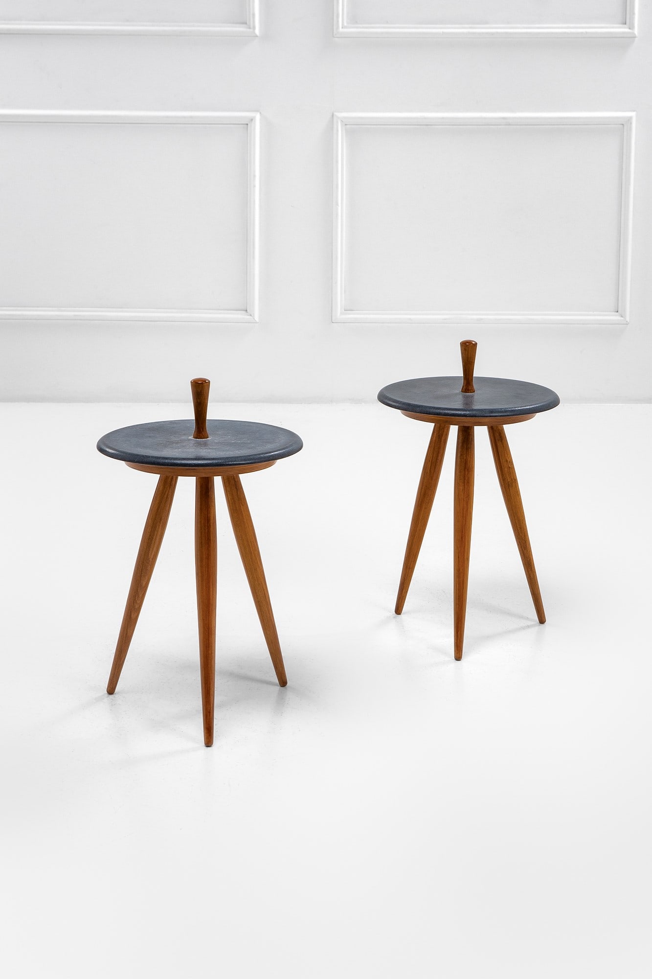 Phillip Lloyd Powell, Due guéridons (1 of 2)