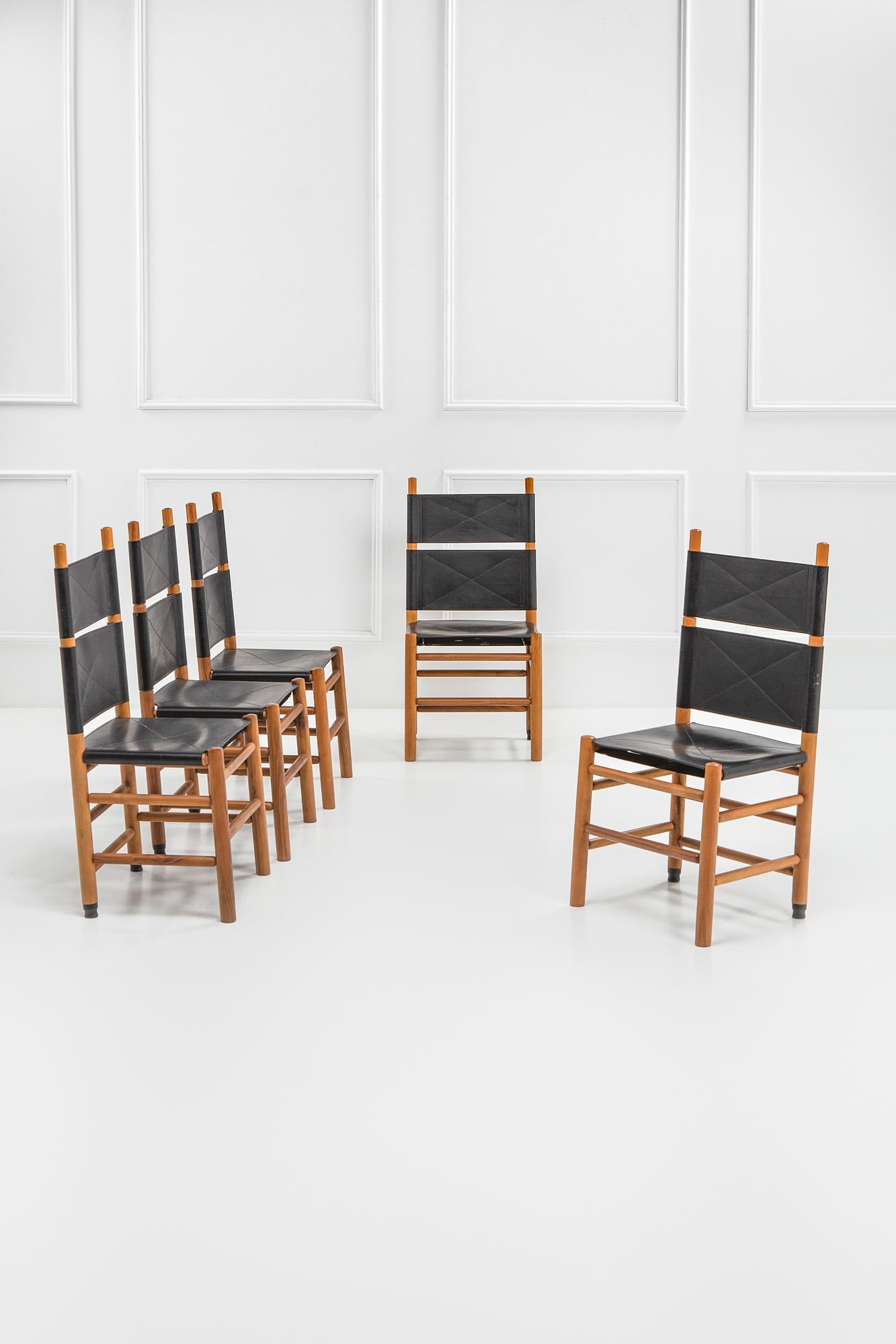 Carlo Scarpa, Cinque sedie mod. Kentacky (1 of 4)