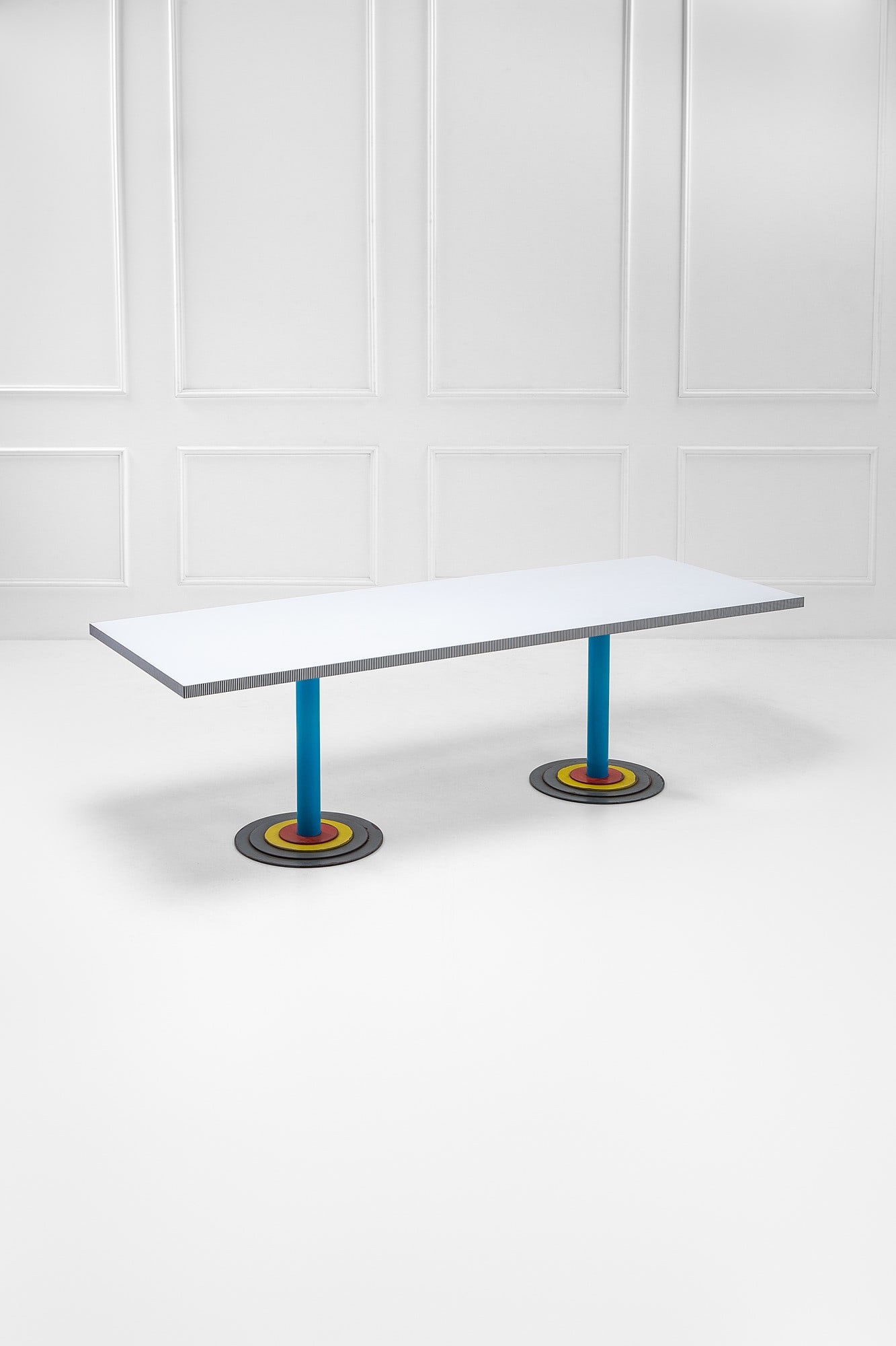 Antonia Astori - Nicola De Ponti, Tavolo mod. Kroma: Tavolo mod. Kroma della serie oikosdue Metallo verniciato, legno laminato. Prod. Driade, 1981, ca. cm 73x240x88 LITERATURE: Domus n. 616, aprile 1981, pagina pubblicitaria.