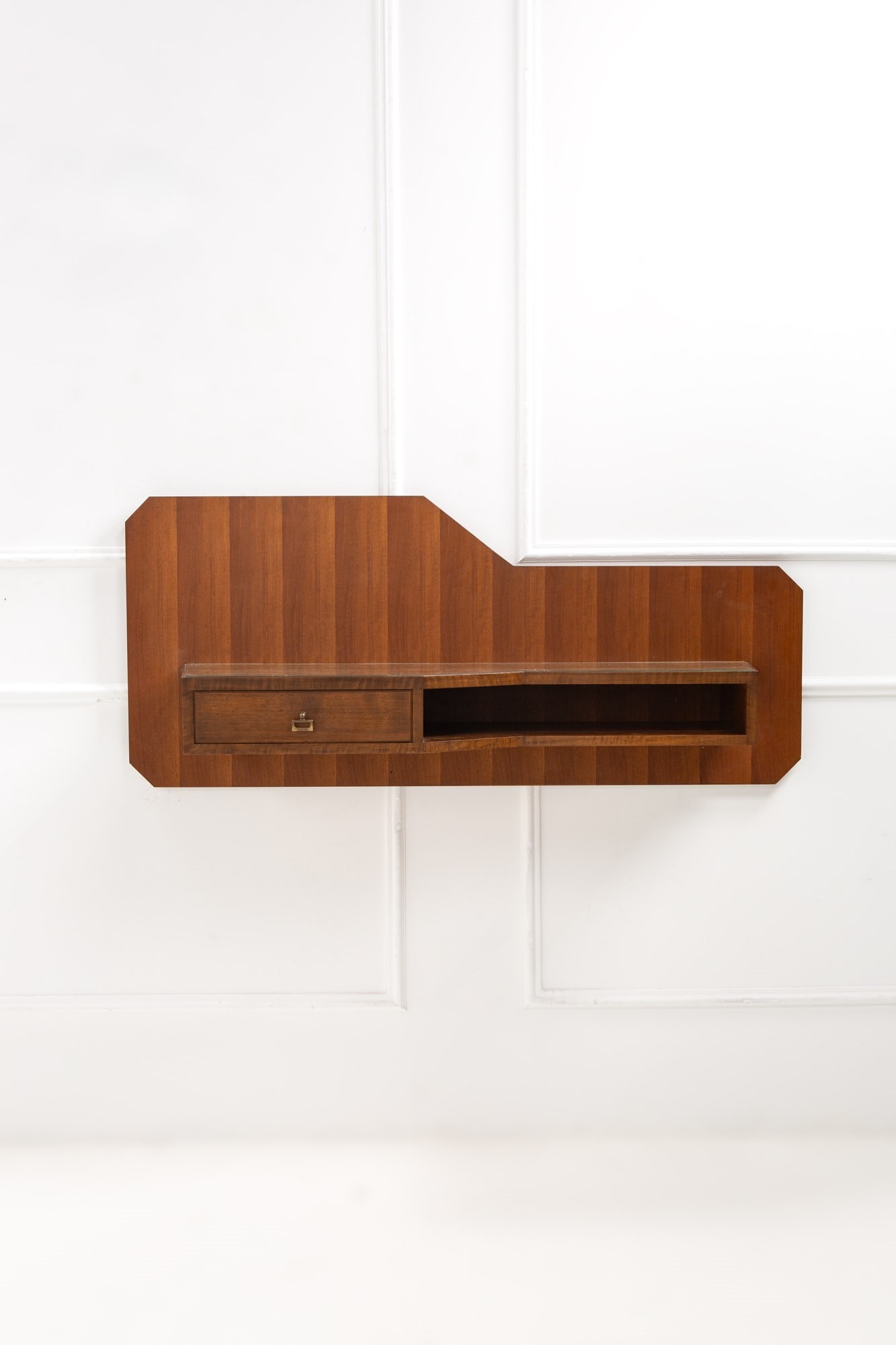 Dassi, Console pensile (1 of 3)