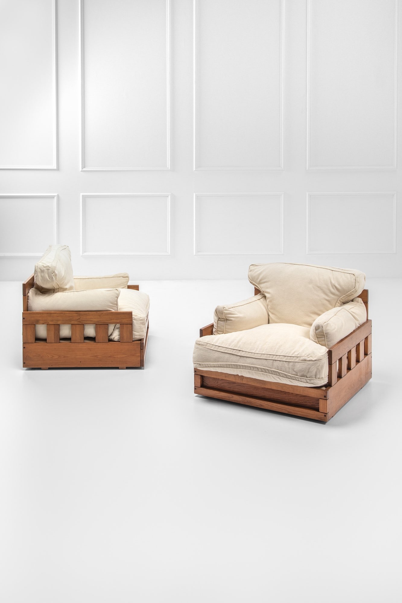 Leonello Neri, Due poltrone della serie Manta (1 of 3)