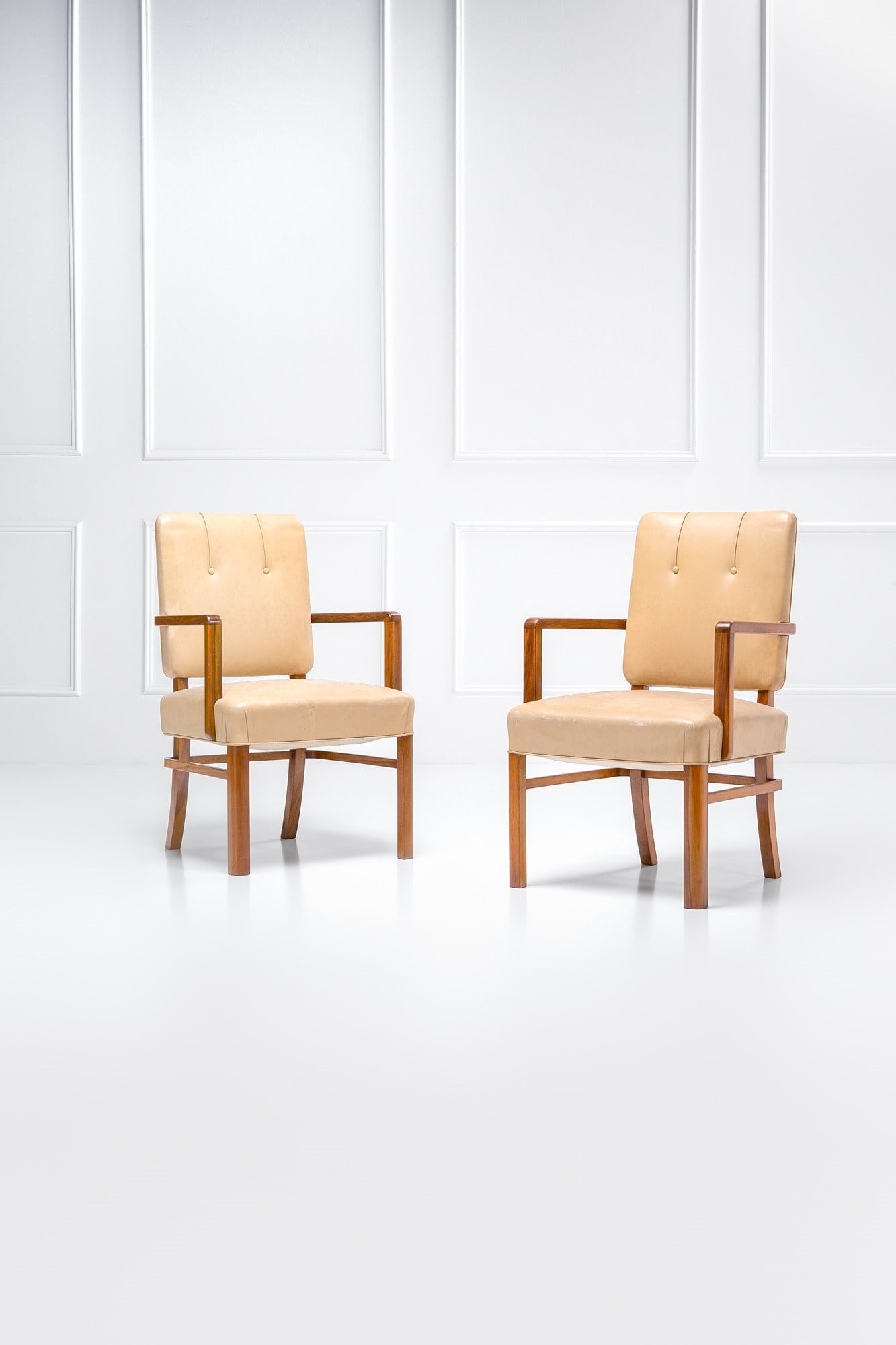 René Herbst. Due poltrone (1 of 5)