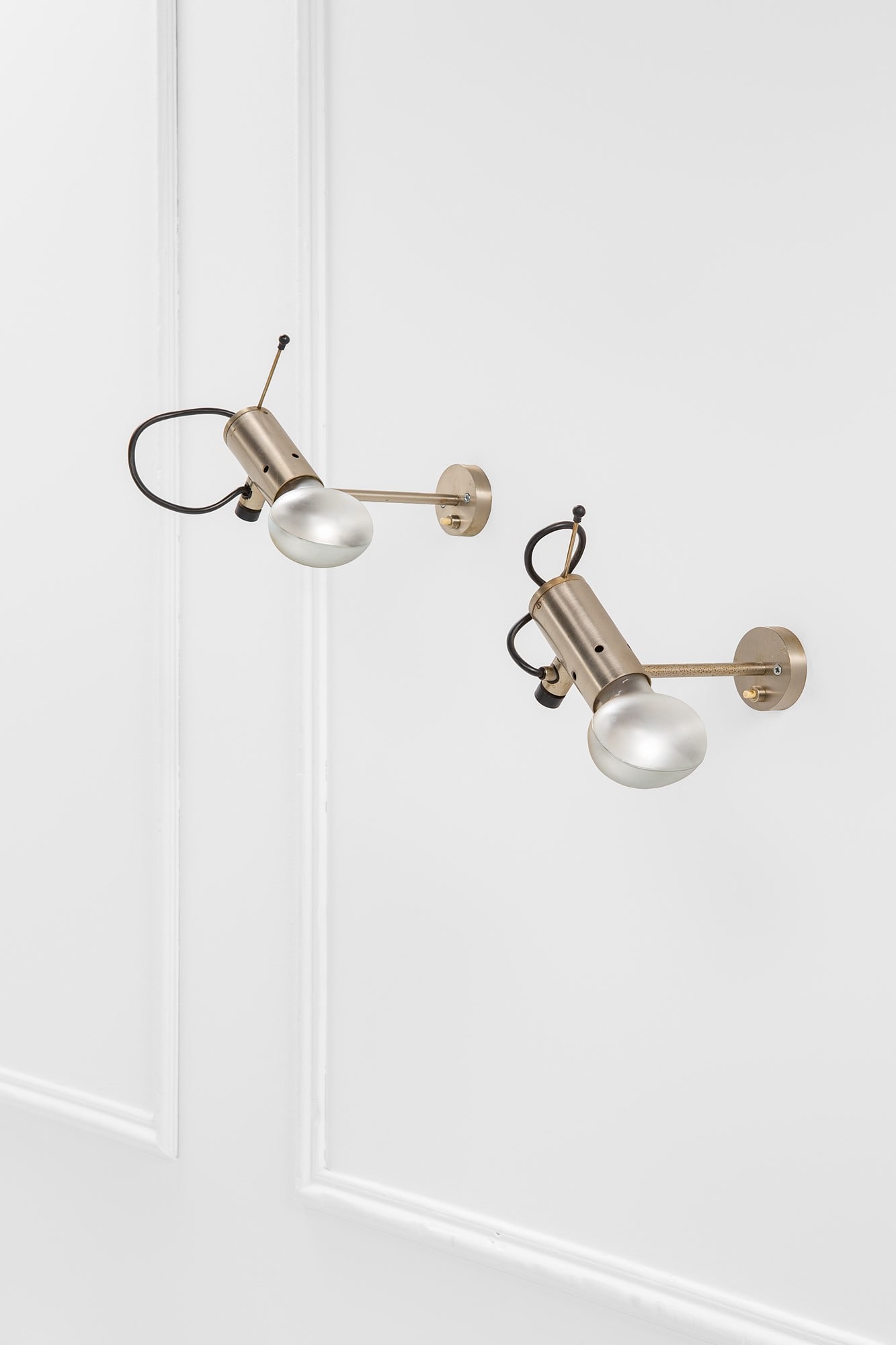 Tito Agnoli. Due lampade da parete mod. 186 (1 of 2)