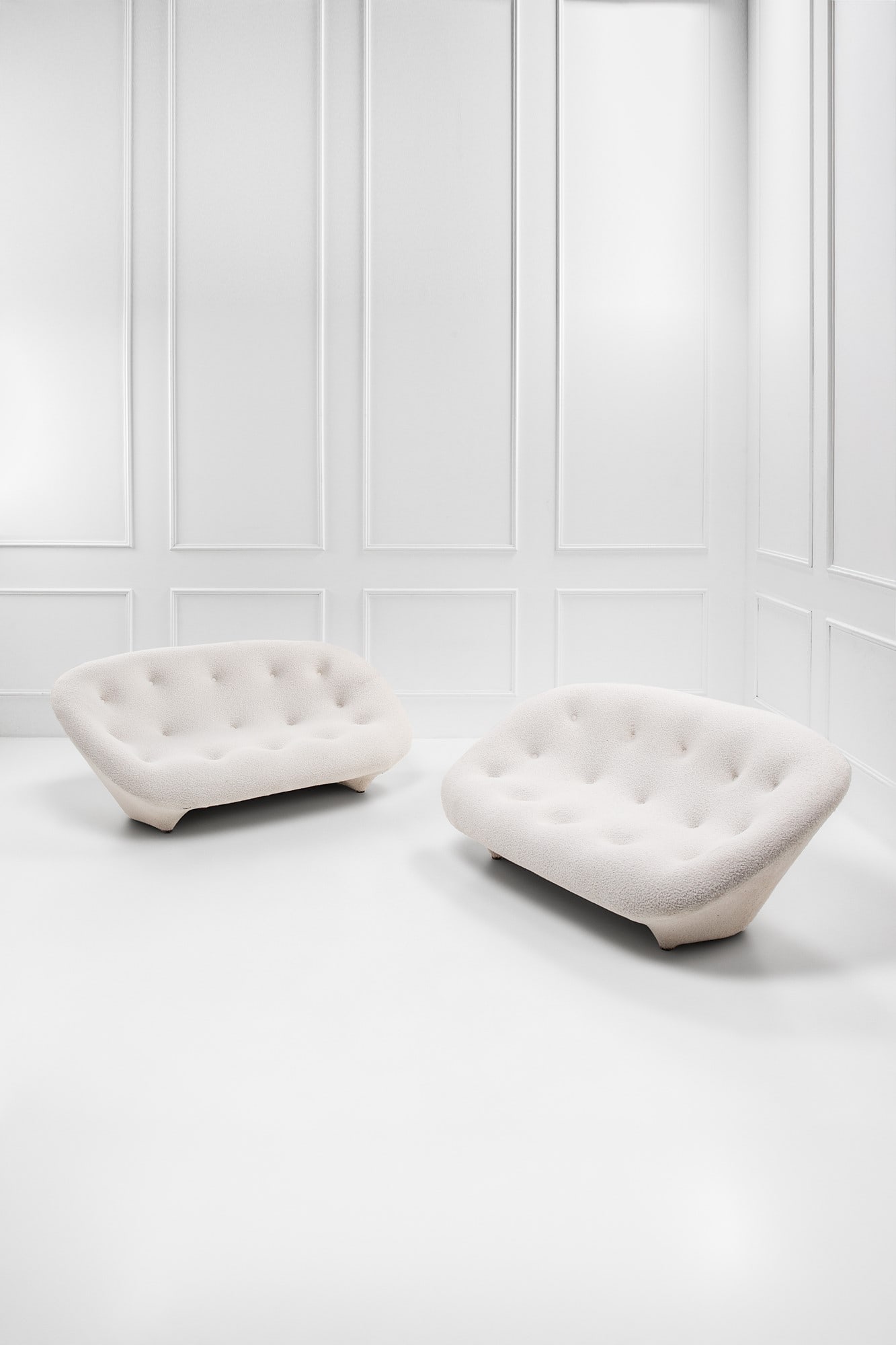 Ronan e Erwan Bouroullec. Due divani mod. Ploum Medium (1 of 4)