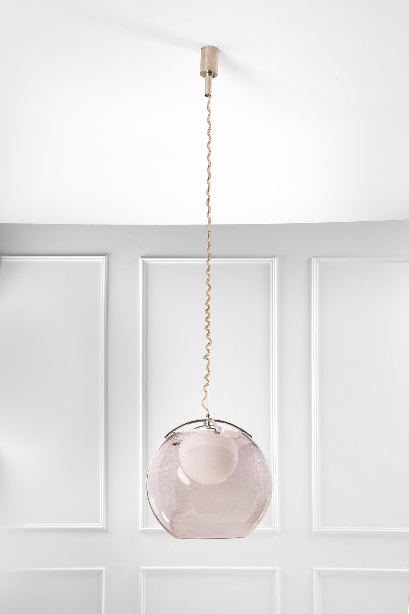 Roberto Gabetti, Aimaro Isola (attr.). Lampada a sospensione (1 of 3)