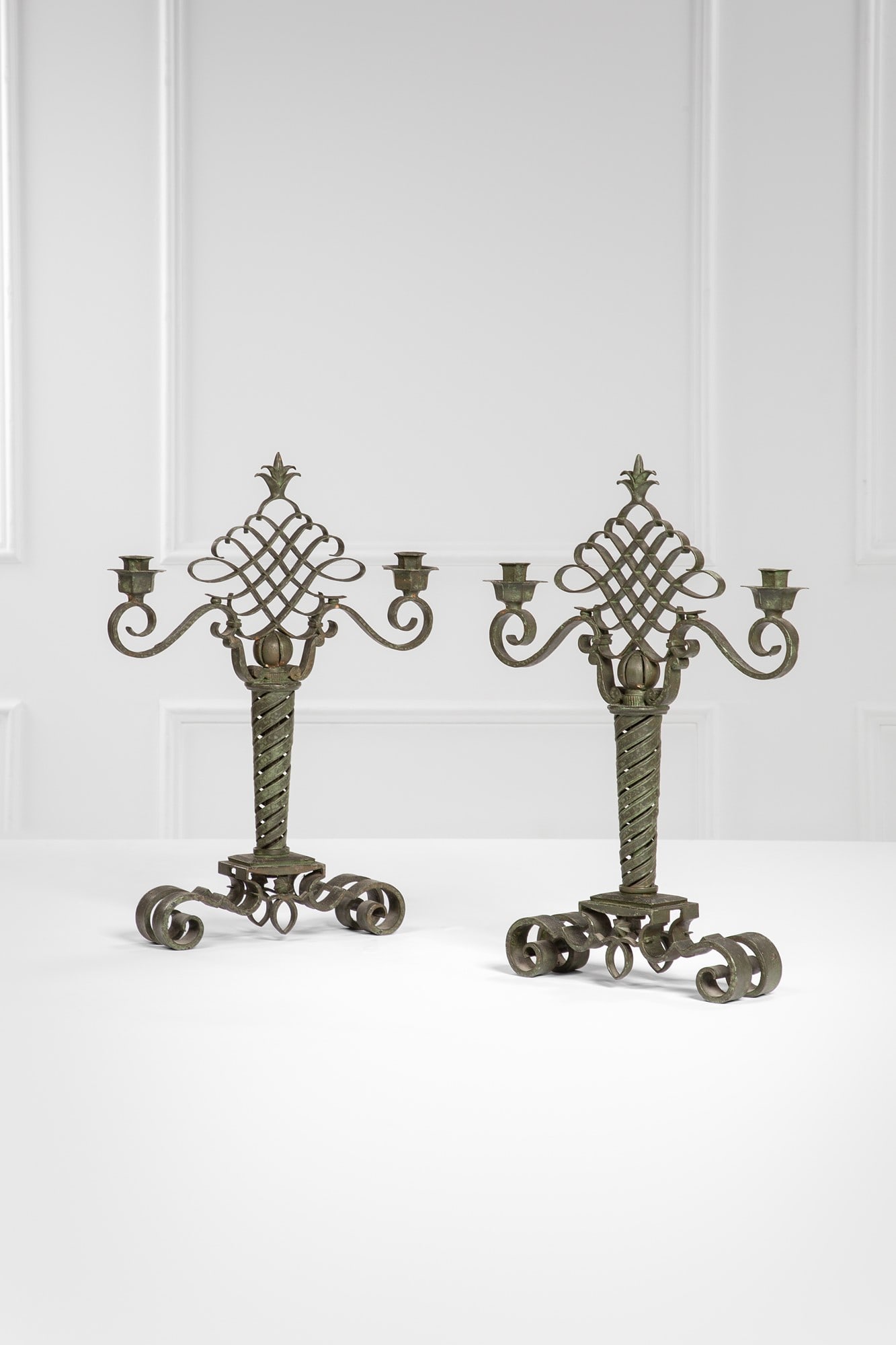 Atelier Bertinotti. Coppia di candelieri (1 of 6)