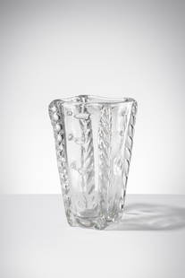 Flavio Poli. Grande vaso mod. 2982: Grande vaso mod. 2982Vetro soffiato cristallo con quattro morise applicate a caldo. Seguso Vetri d’Arte, 1937 ca.cm 37x20,5x20,5Literature: Marc Heiremans (a cura di) Seguso Vetri d’Arte Glass