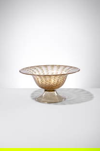 Ercole Barovier. Coppa: Coppa Vetro soffiato con inclusione di bolle disposte in modo regolare e piede svasato. Barovier & Toso, 1940 ca. h cm 13,5, diam. cm 28