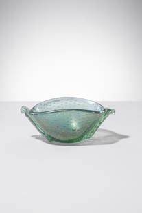 Seguso Vetri d'Arte. Coppa: CoppaVetro soffiato a bolle con morise laterali applicate a caldo.Seguso Vetri d’Arte, 1930 ca.Firma all'acido Seguso Murano.cm 10,5x26,5x14,5