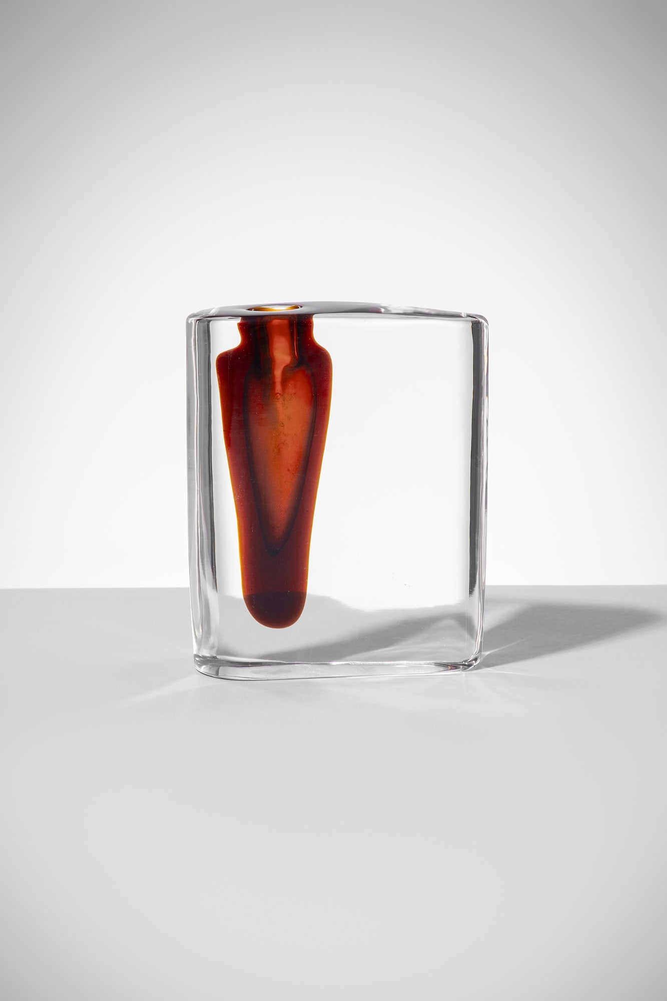 Antonio Da Ros. Vaso della serie Momento: Vaso della serie Momento Vetro cristallo sommerso prugna. Gino Cenedese, 1960 ca. cm 19x17x6 Literature: Marino Barovier, Il vetro a Venezia dal moderno al contemporaneo, Federico Motta Editore, p. 24